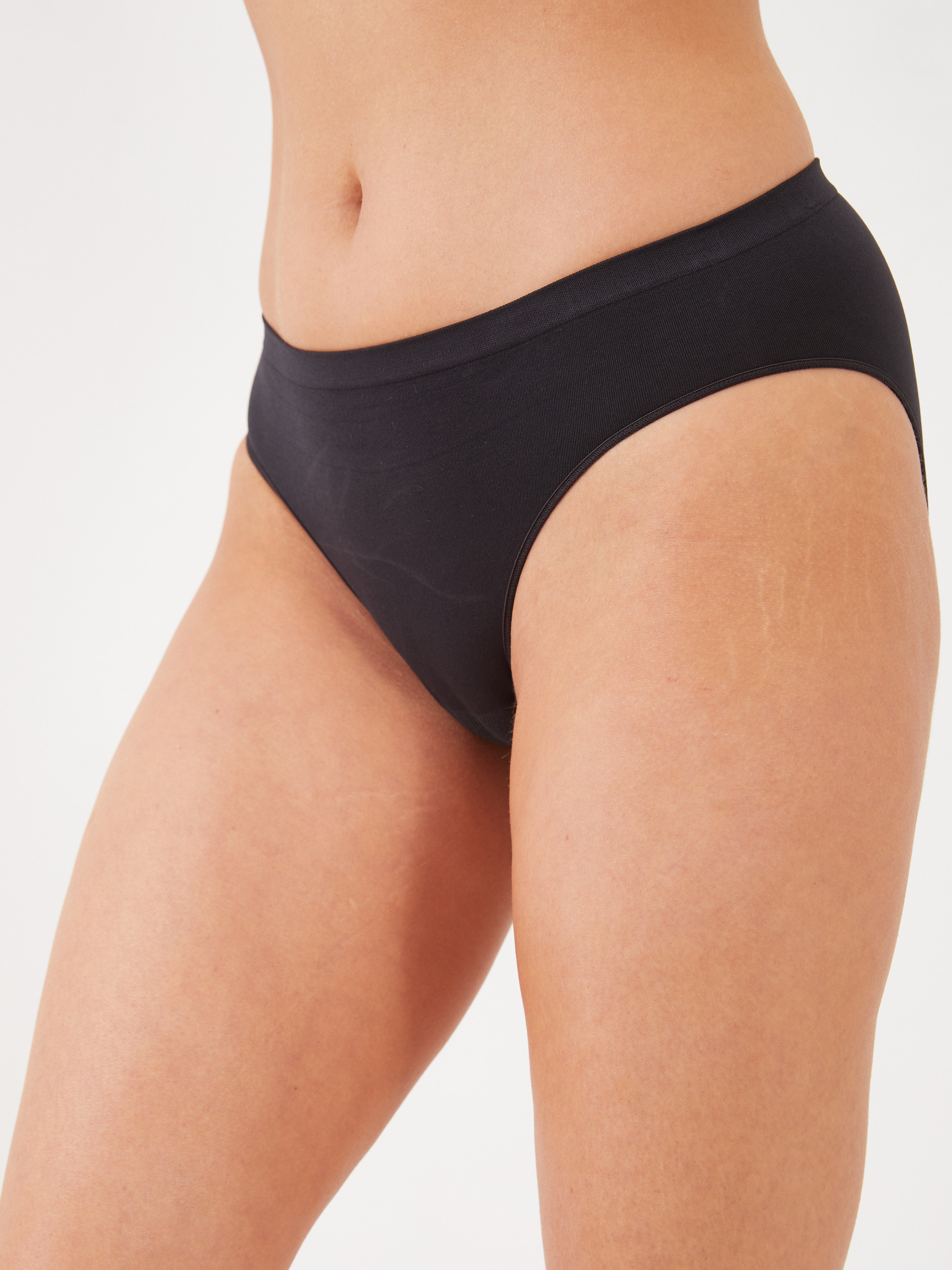 תחתון היילג סימלס אפ - שחור