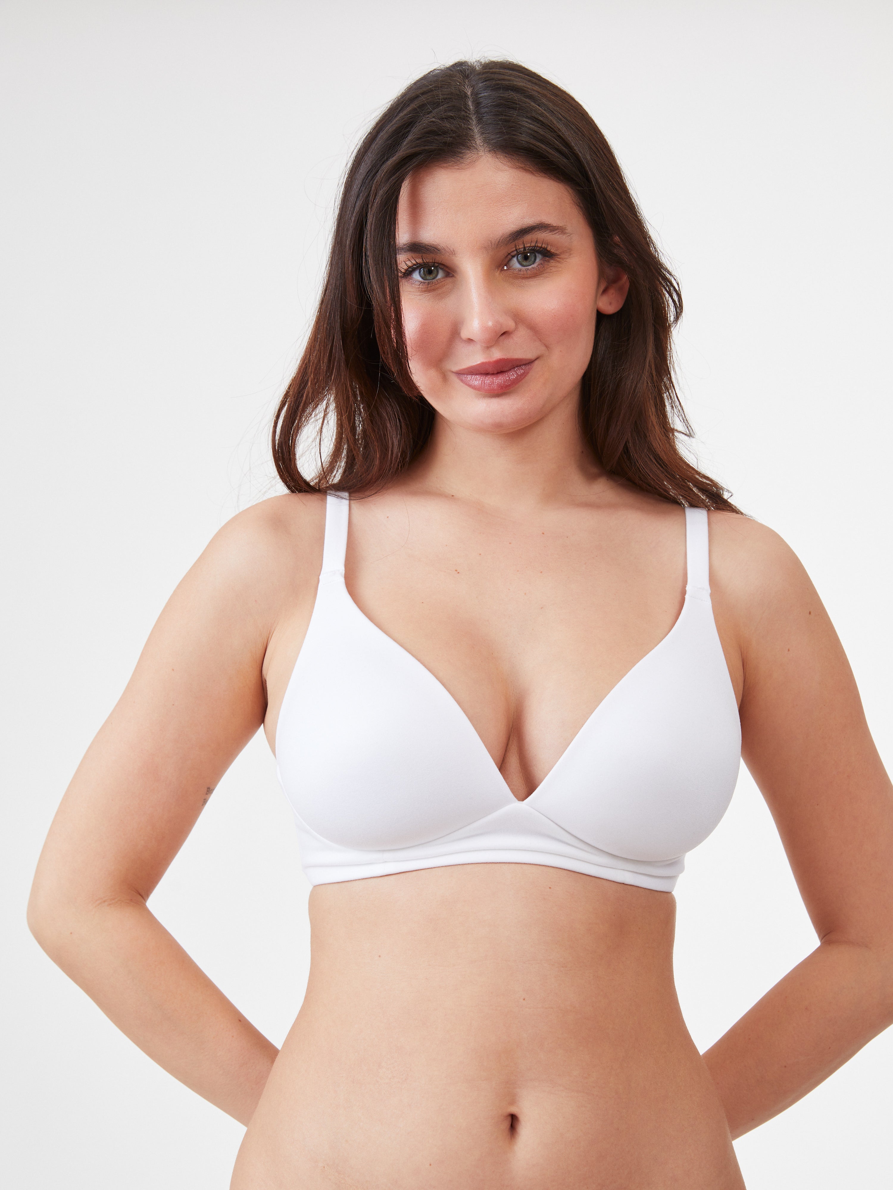 Olivia soft bra חזיית טופ ללא ברזל צבע לבן דגם