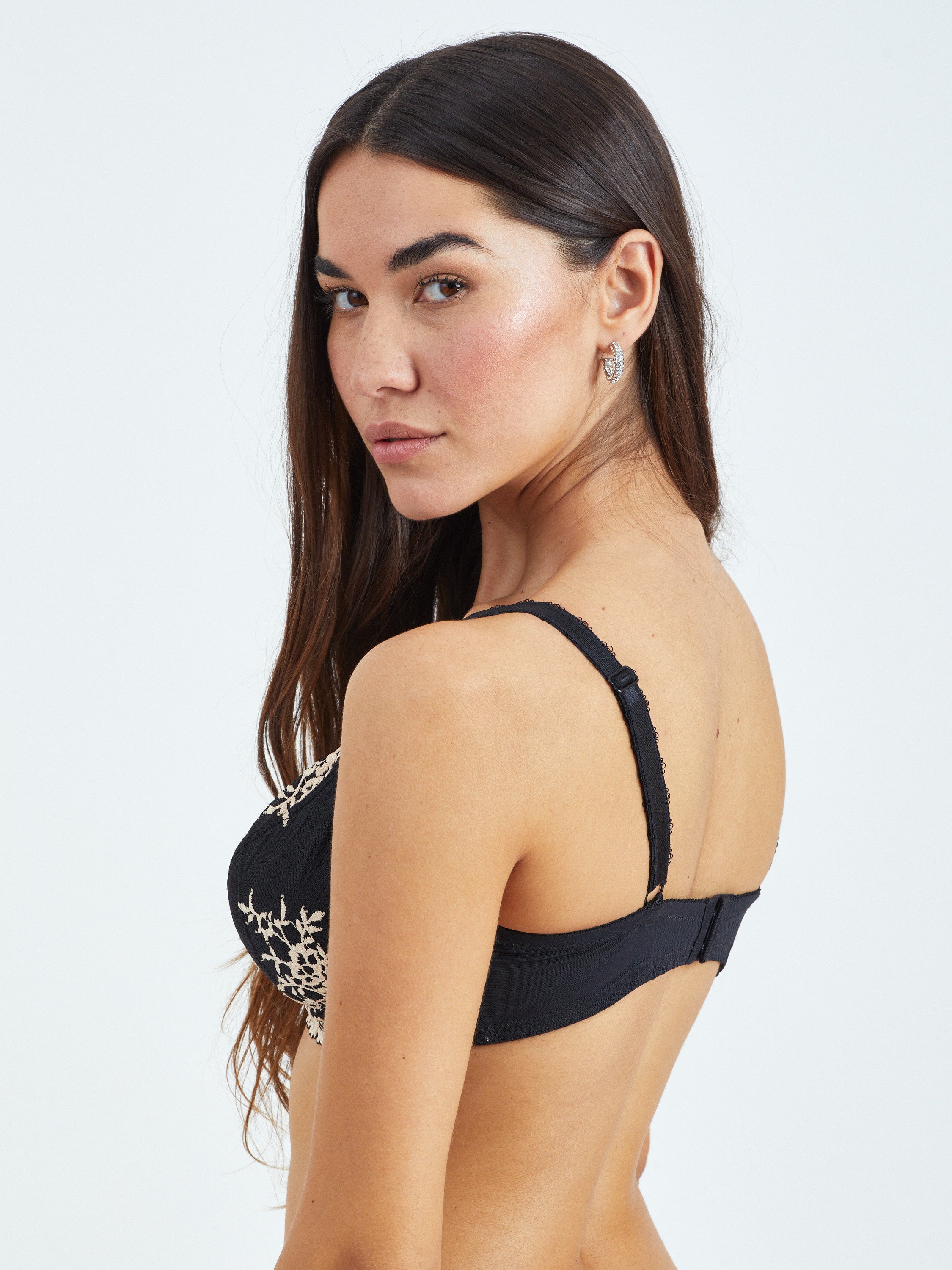 ISABELLE חזייה ללא ריפוד למידות גדולות