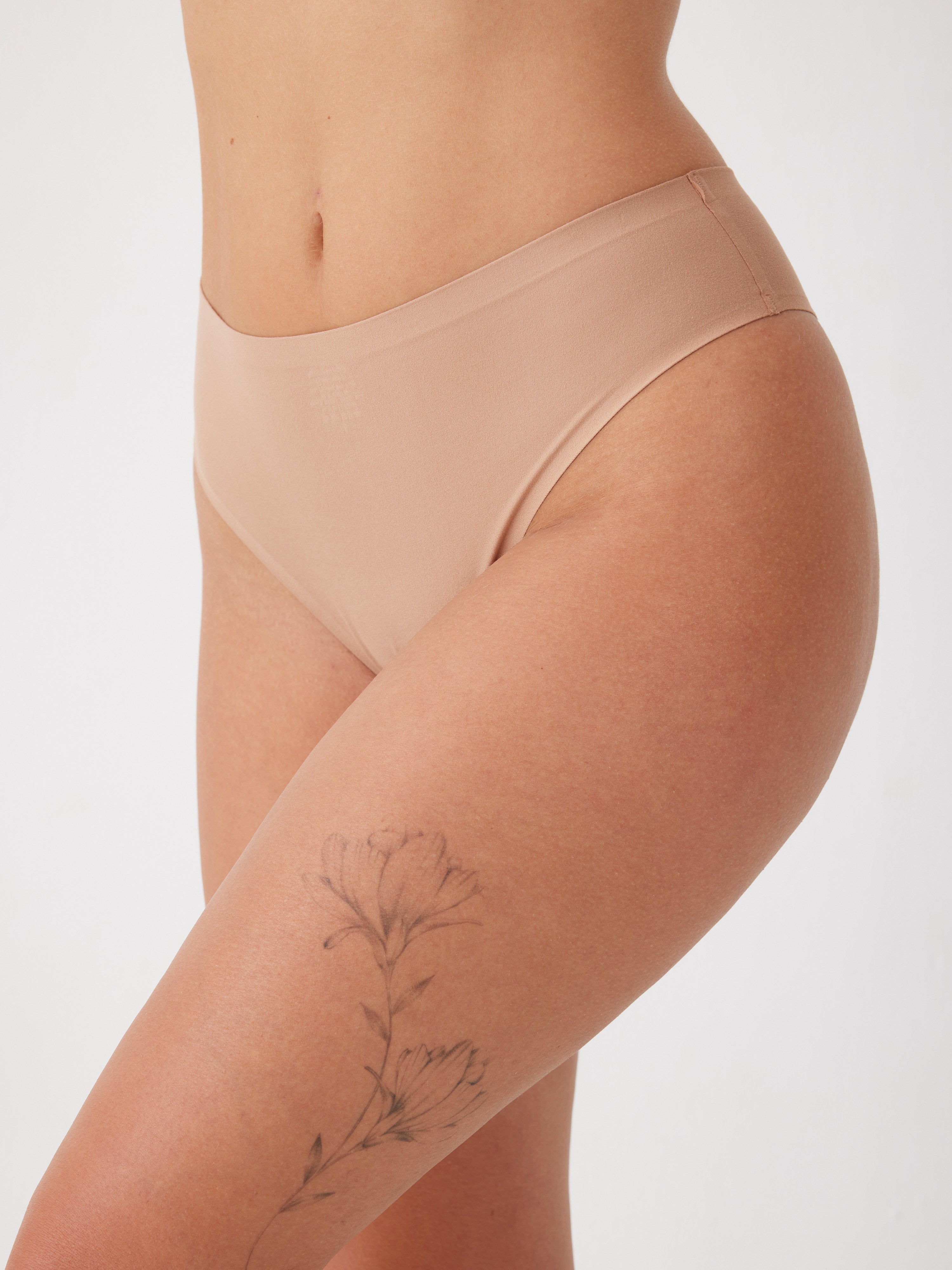 תחתון ברזילאי ללא תפר מיקרופייבר - גוף