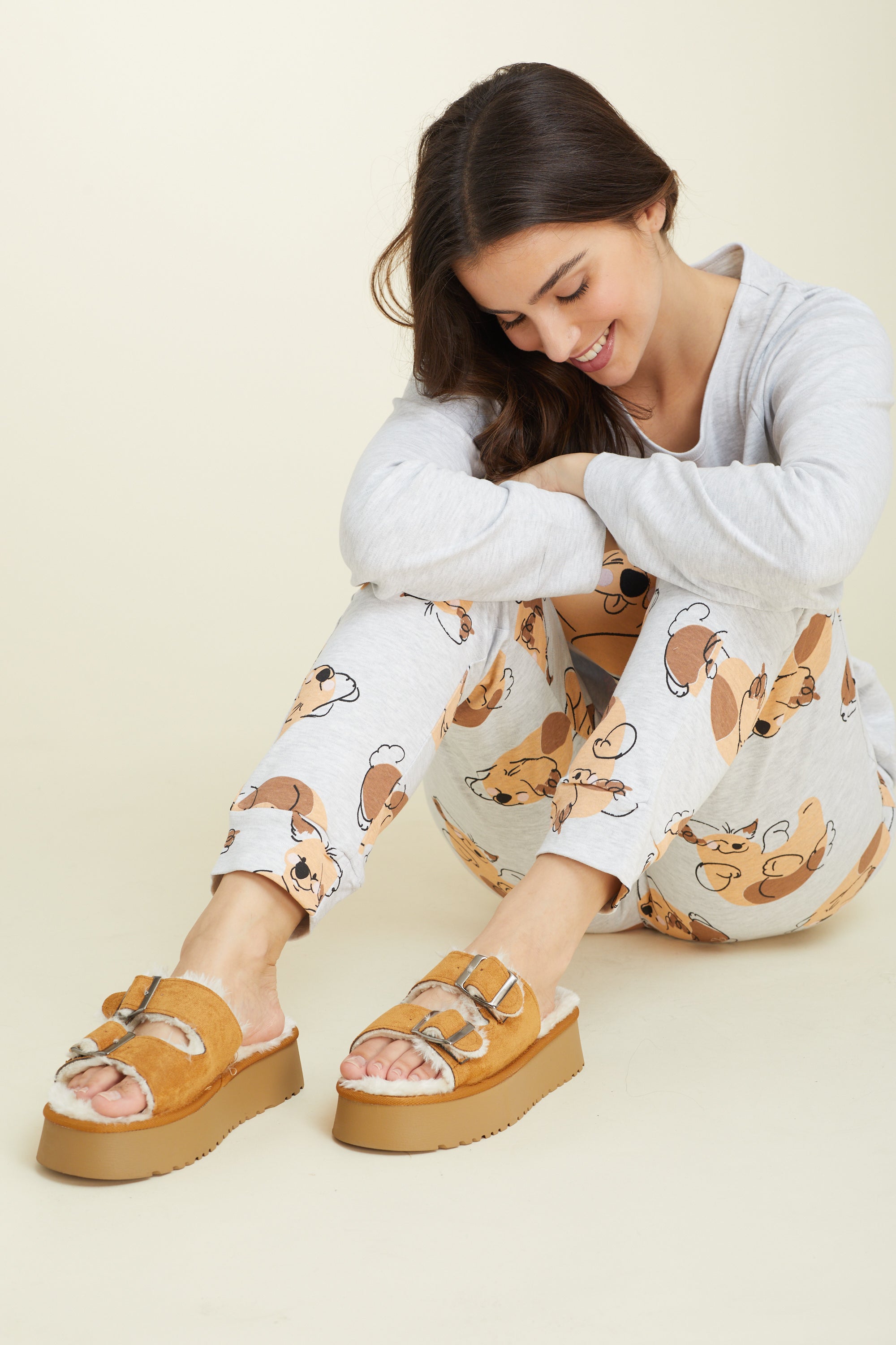 כפכף פתוח פרווה