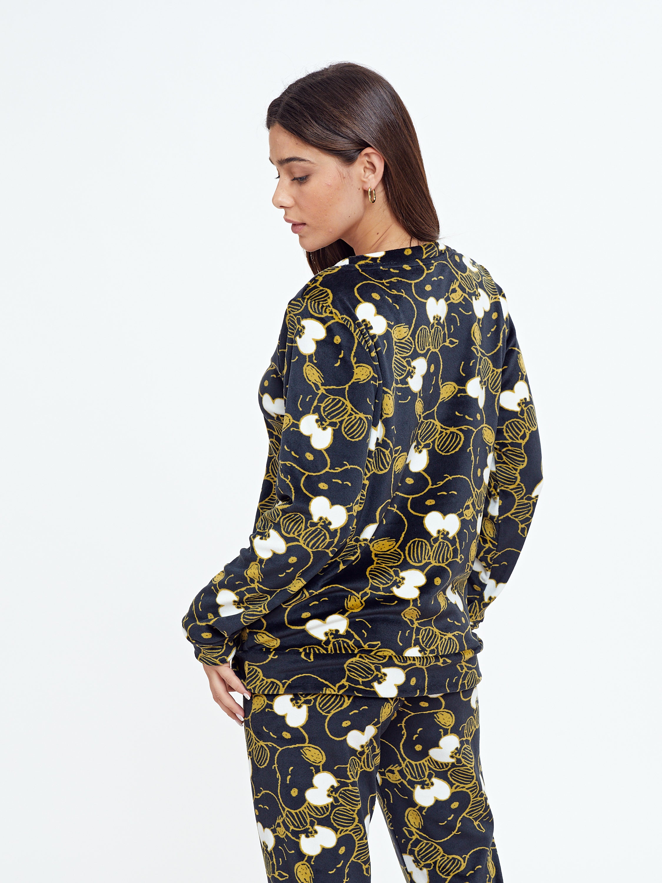 פיג'מת קטיפה סנופי - שחור