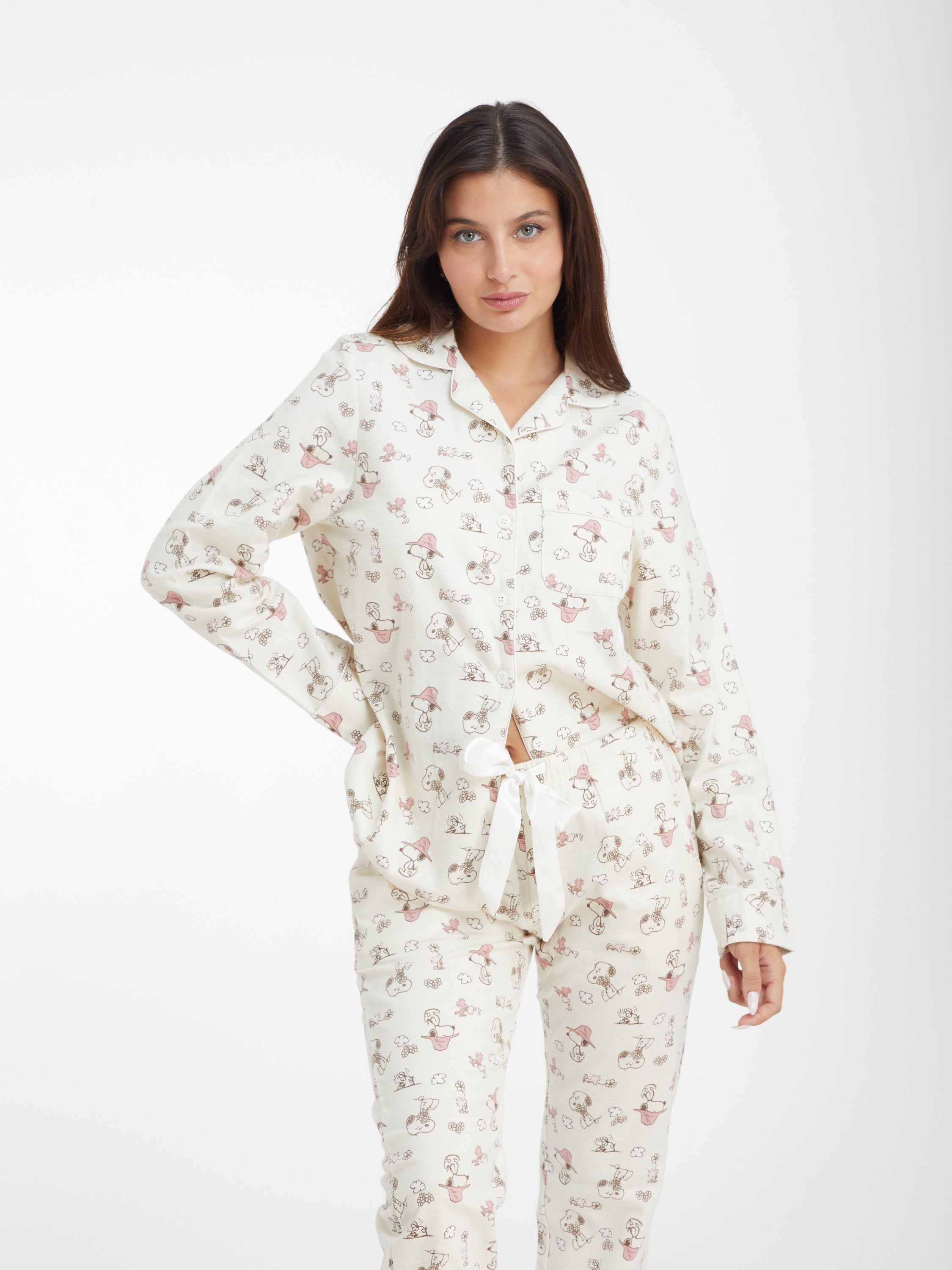 פיג'מה סנופי מכופתרת אינטרלוק - שמנת