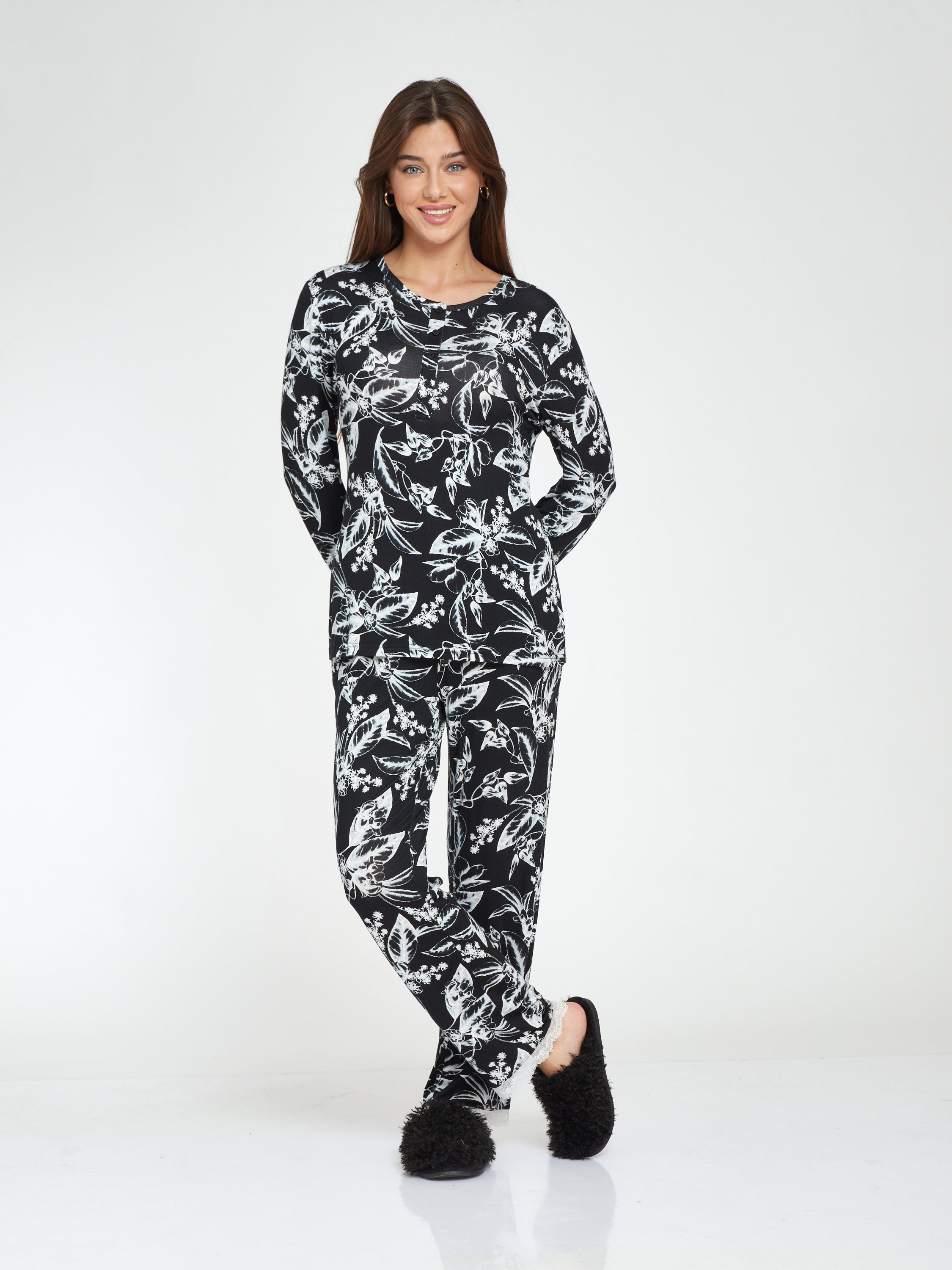 פיג'מה ויסקוזה הדפס פרחים - שחור