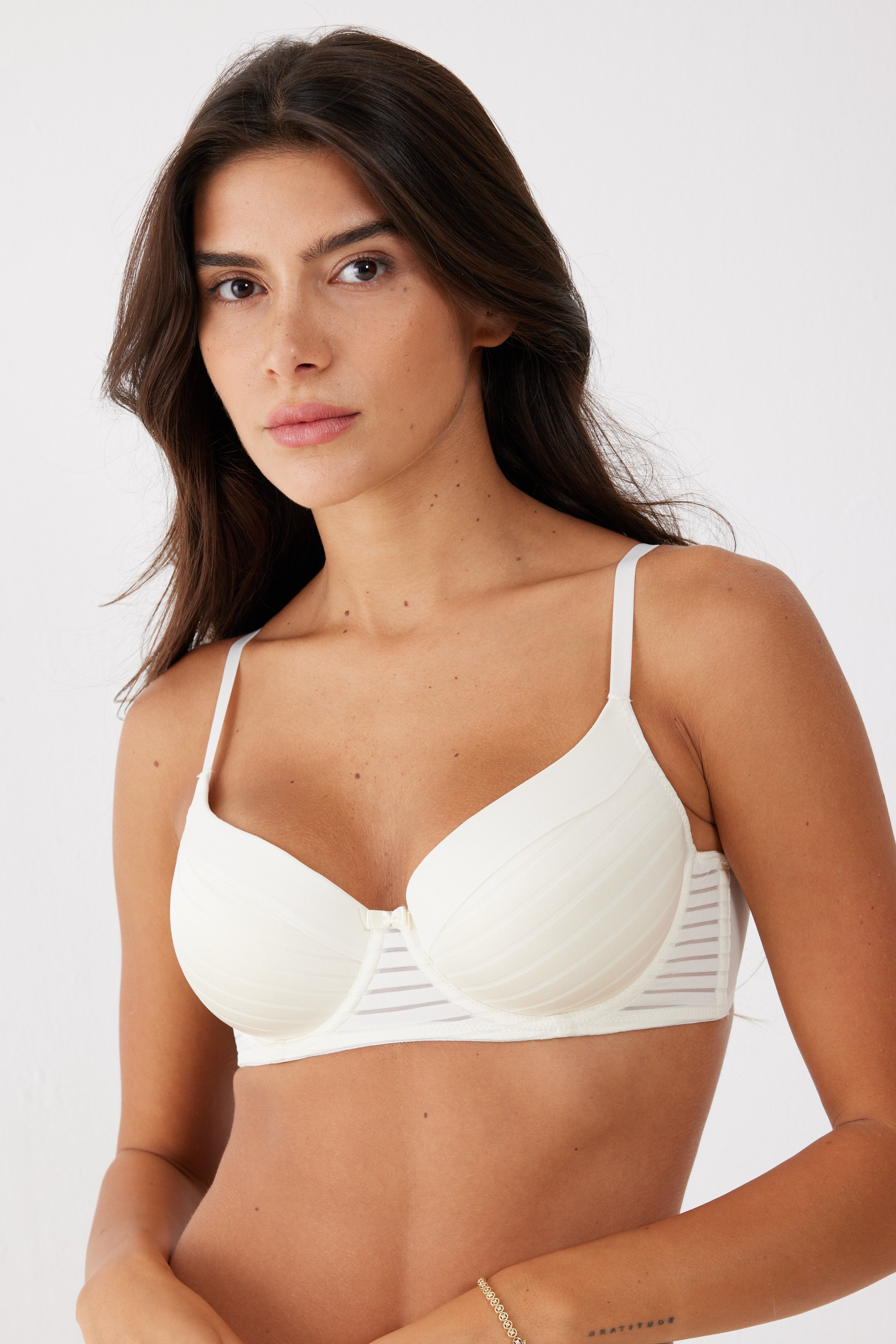 חזייה ריפוד קל CARMEN - שמנת