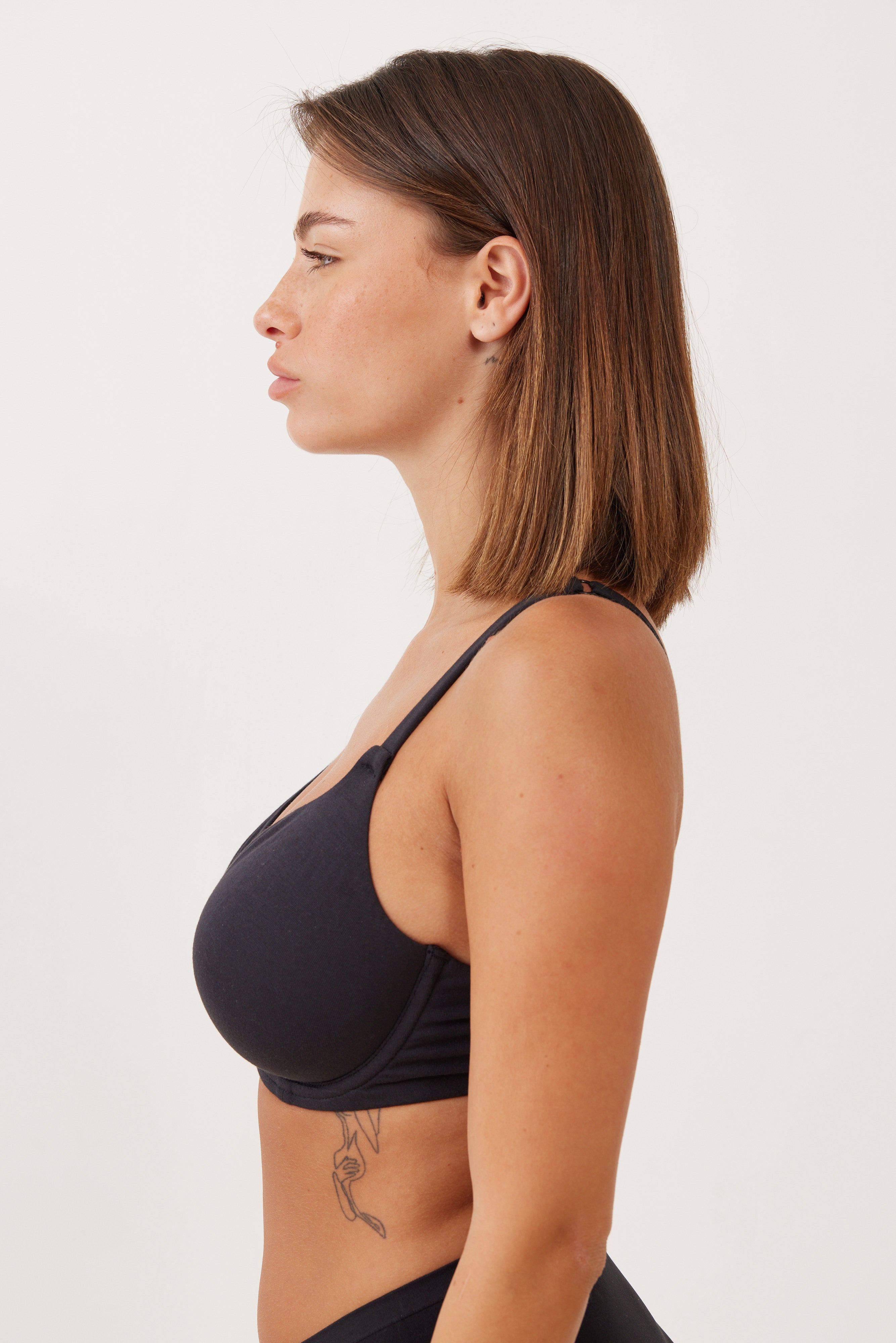 חזייה ללא ריפוד - שחור