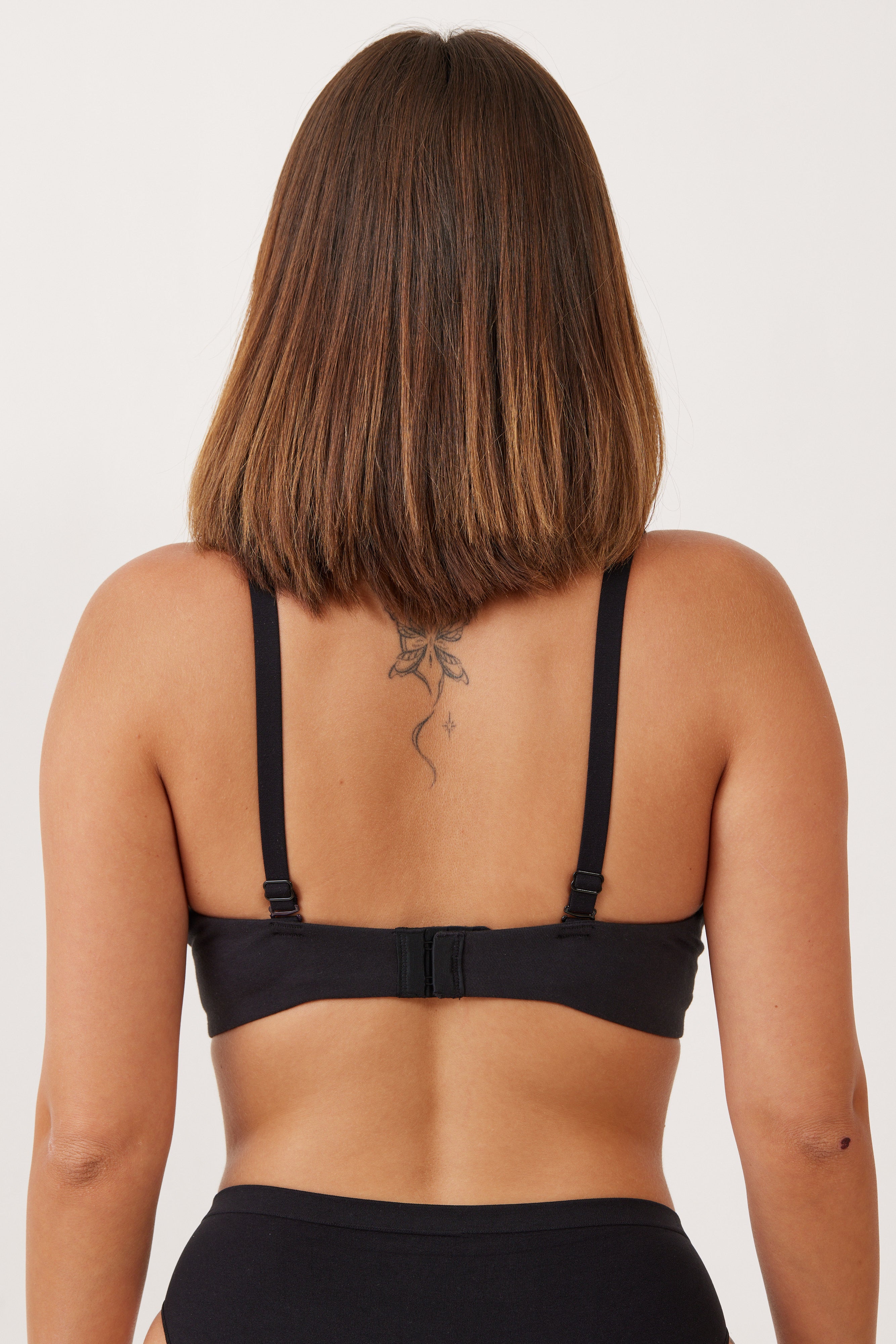 חזייה ללא ריפוד - שחור