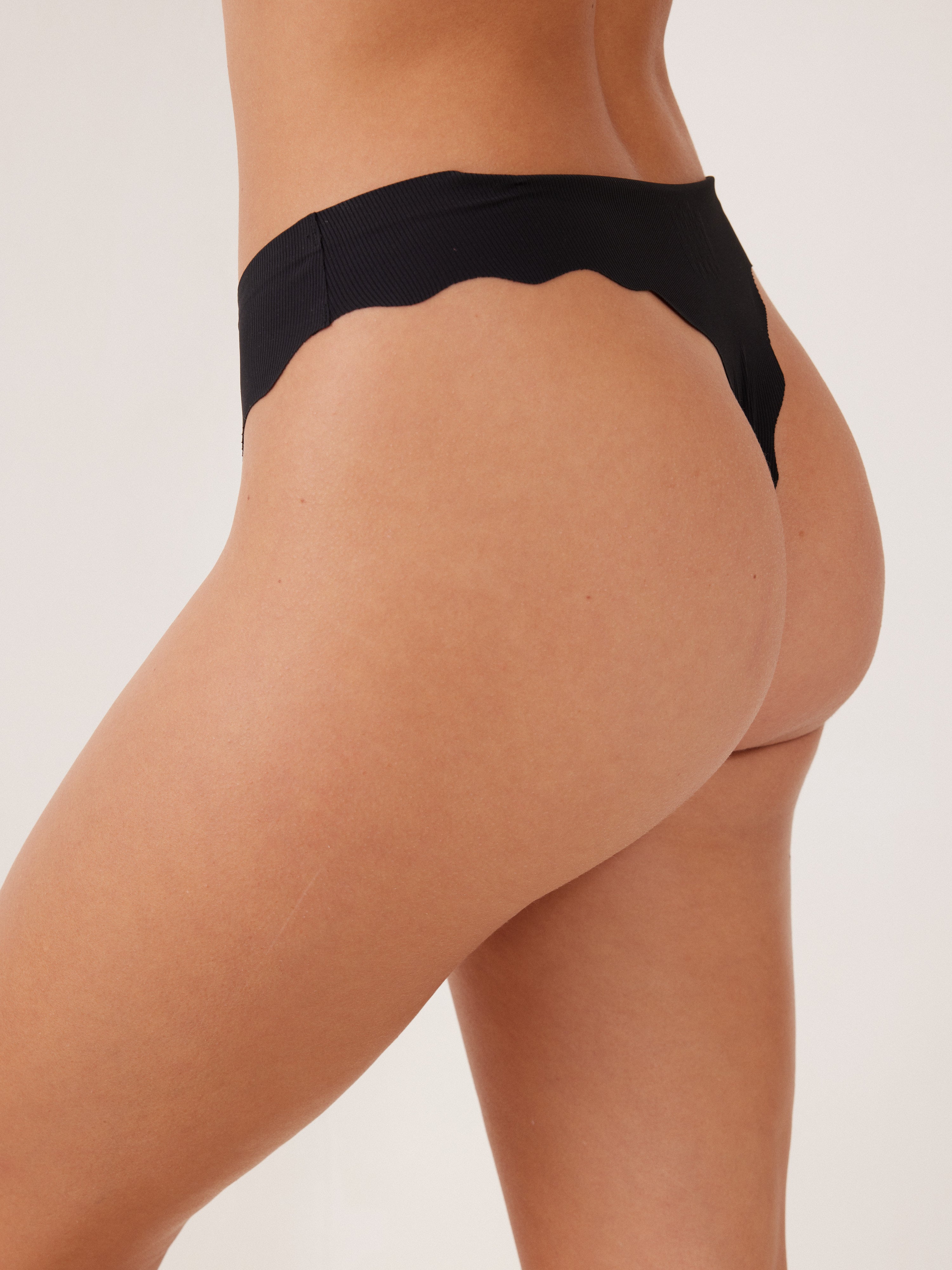 תחתון חוטיני ריב מיקרו צבע שחור JASMINE