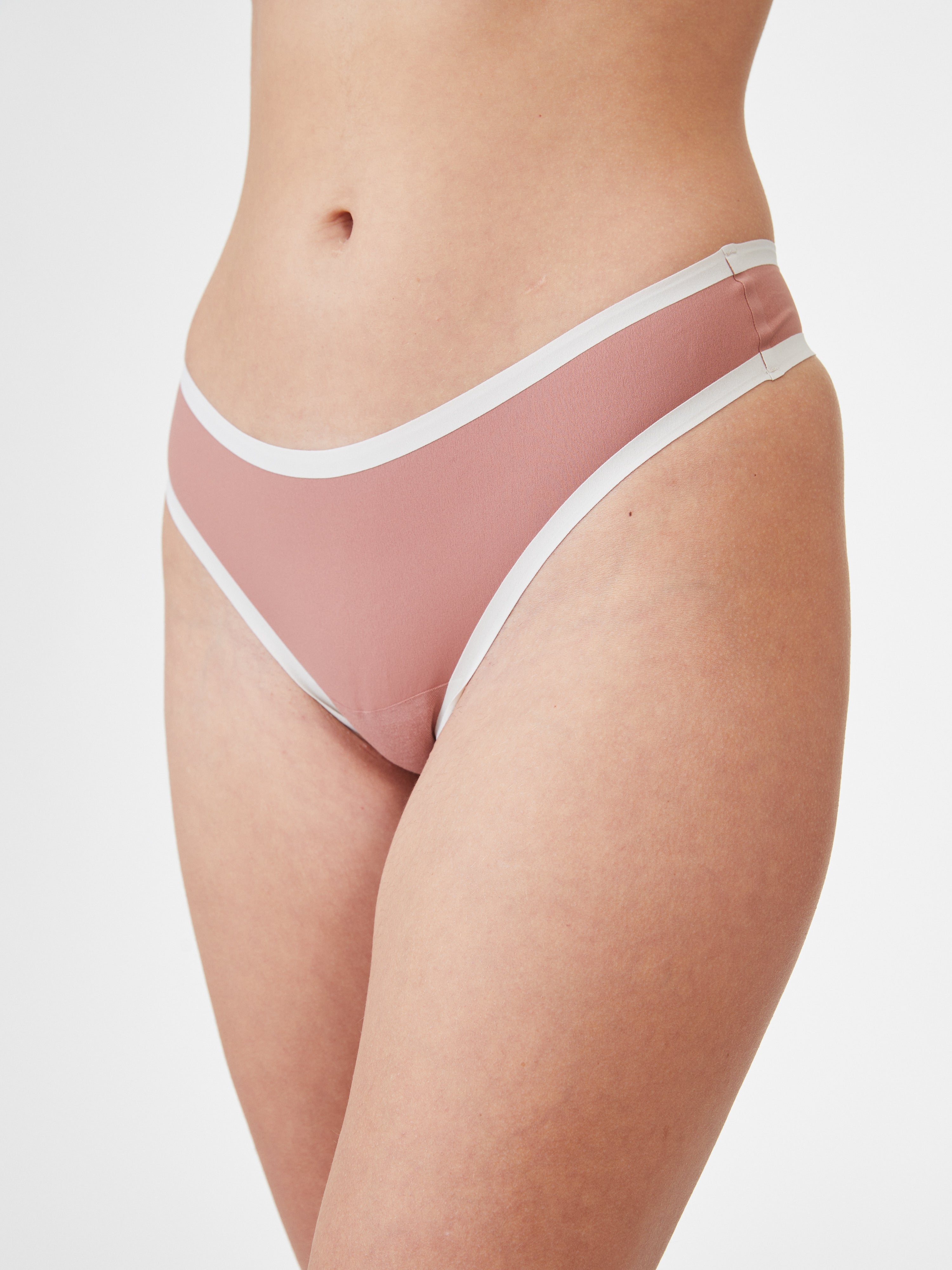 תחתון חוטיני- פספול MICRO LIGHT - צבע סומק