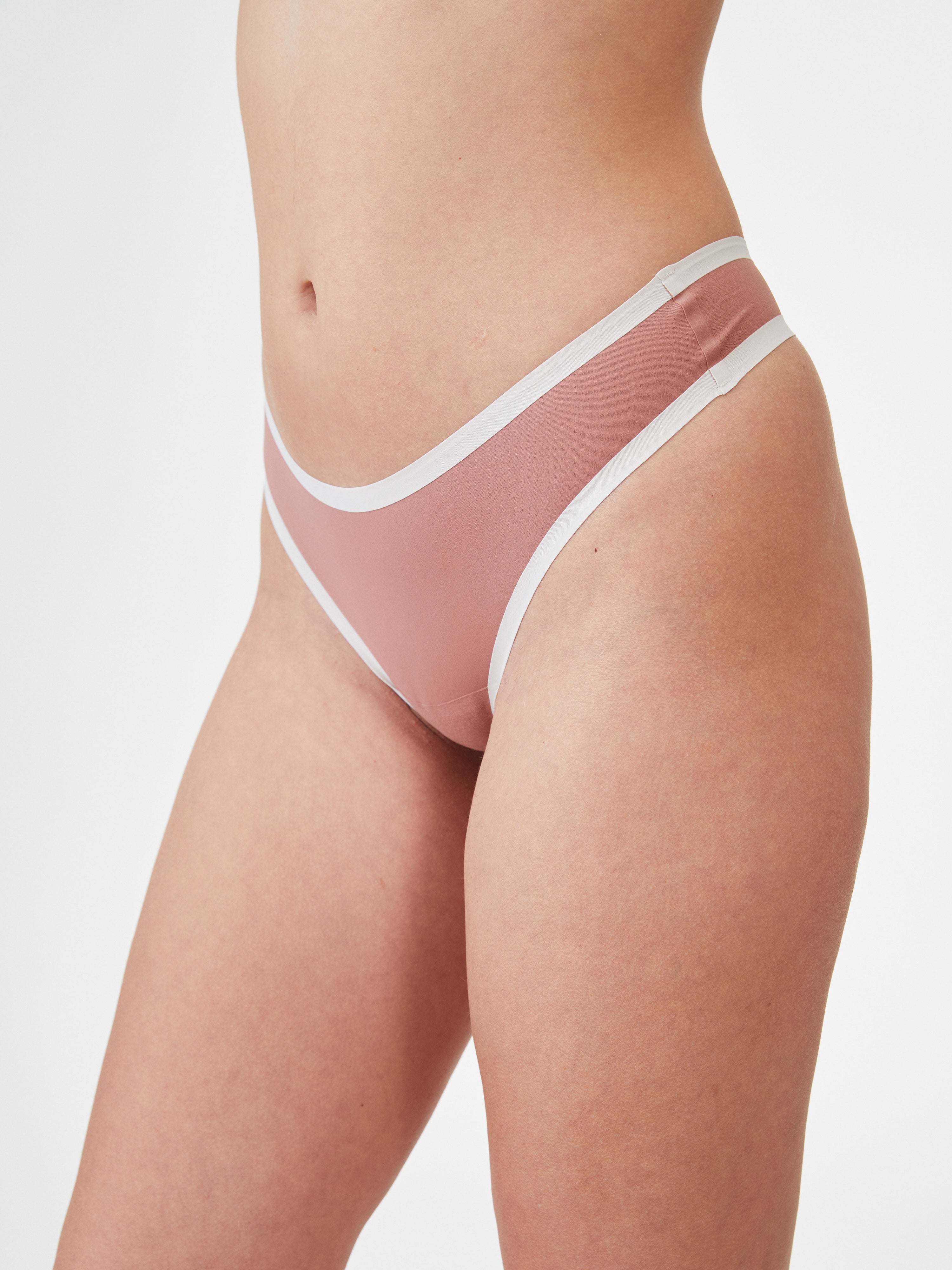 תחתון חוטיני- פספול MICRO LIGHT - צבע סומק