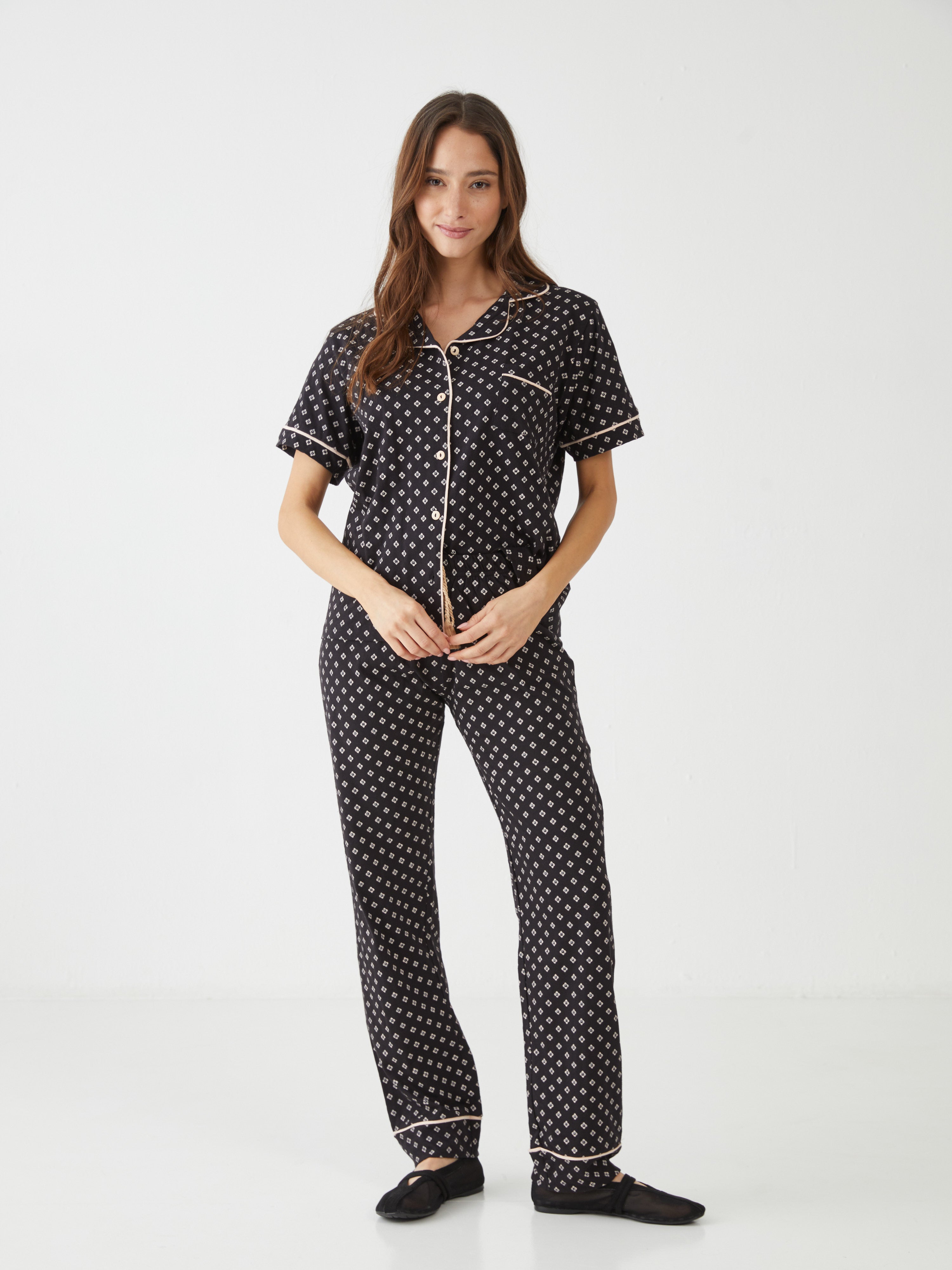 פיגמה מכופתרת מ.ארוך- פרחים - שחור