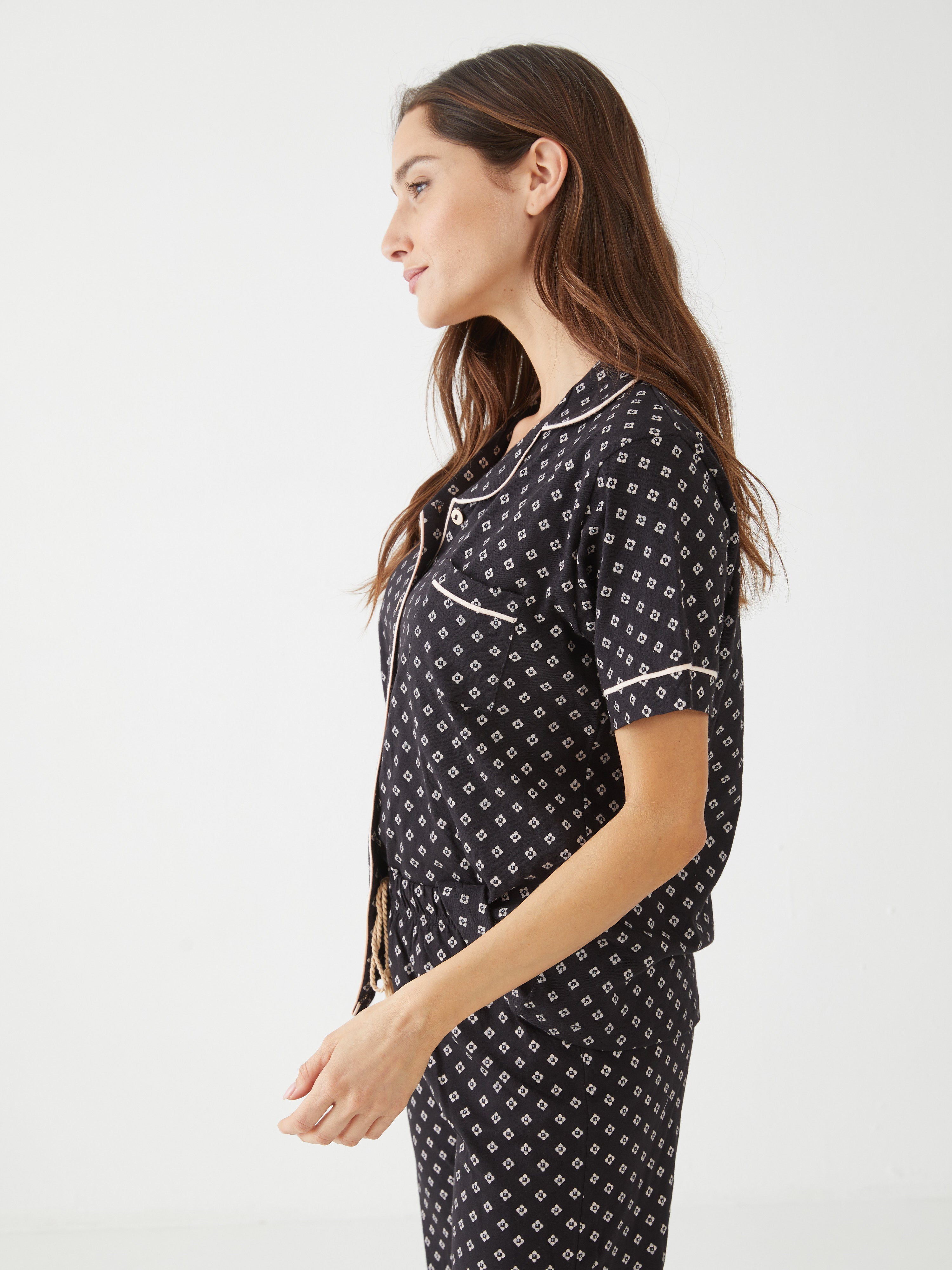 פיגמה מכופתרת מ.ארוך- פרחים - שחור