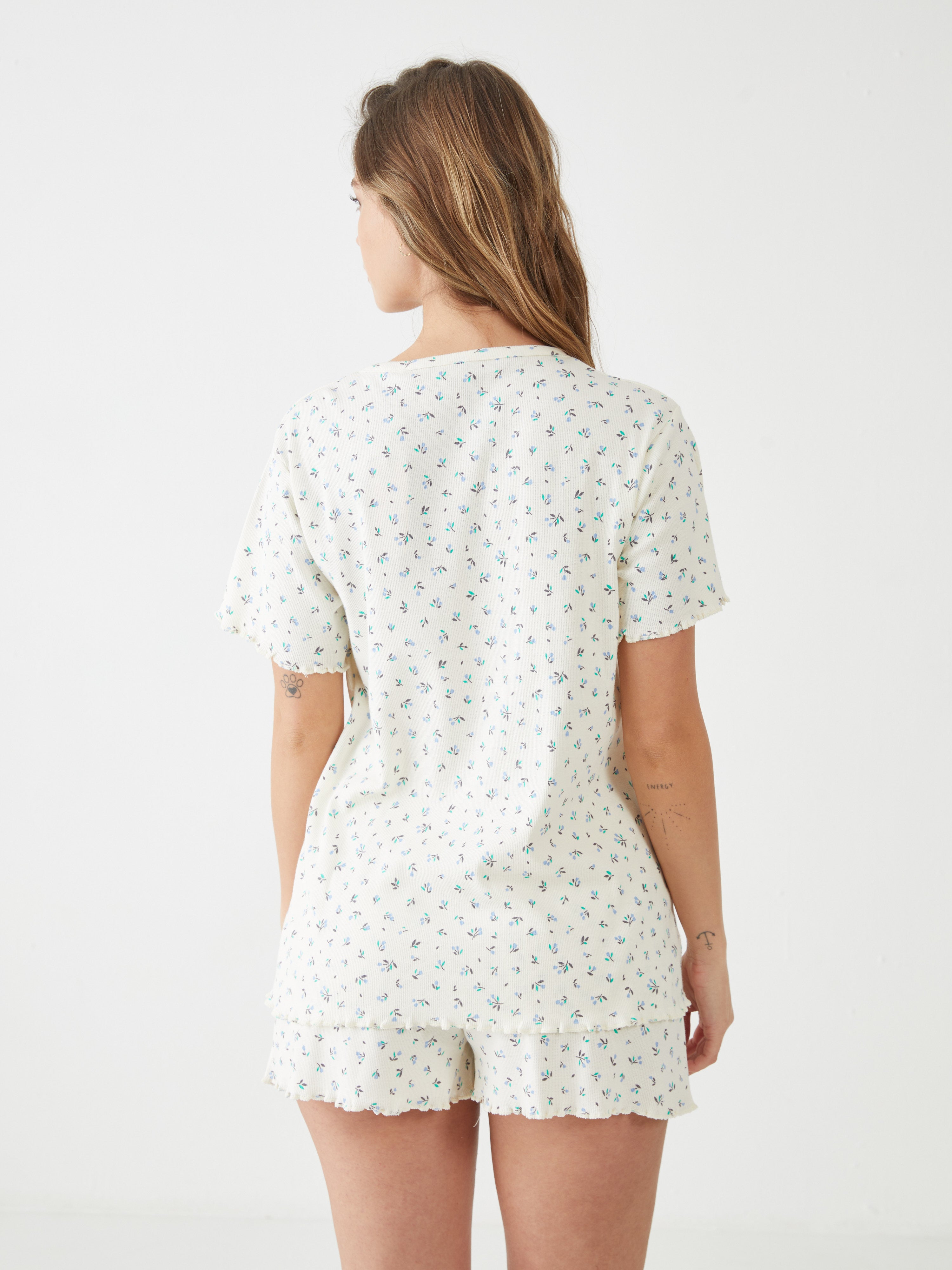 פיגמה כותנה ריב מ.קצר- פרחוני - שמנת