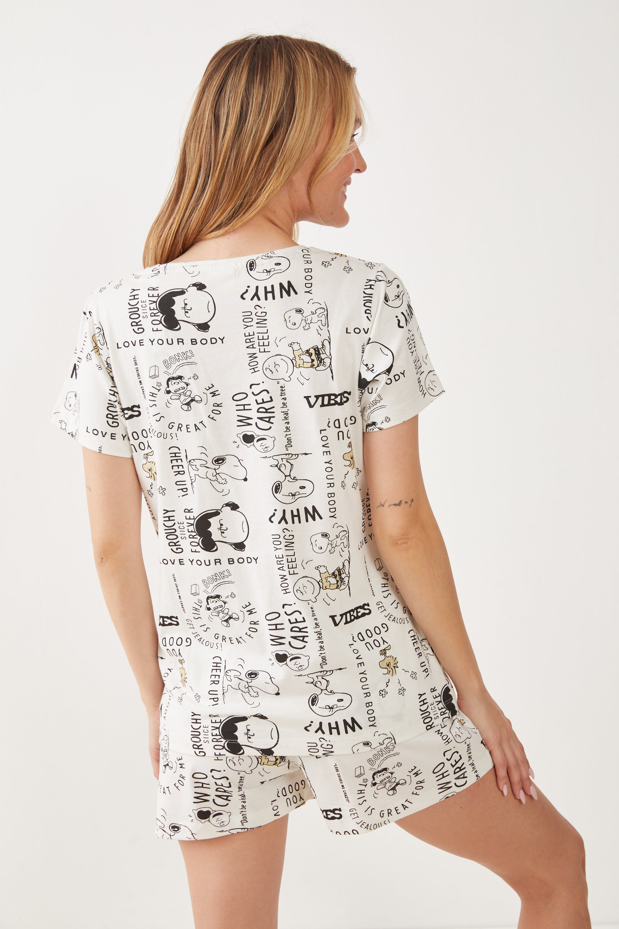 פיג'מה קצרה כותנה סנופי וחברים - שמנת