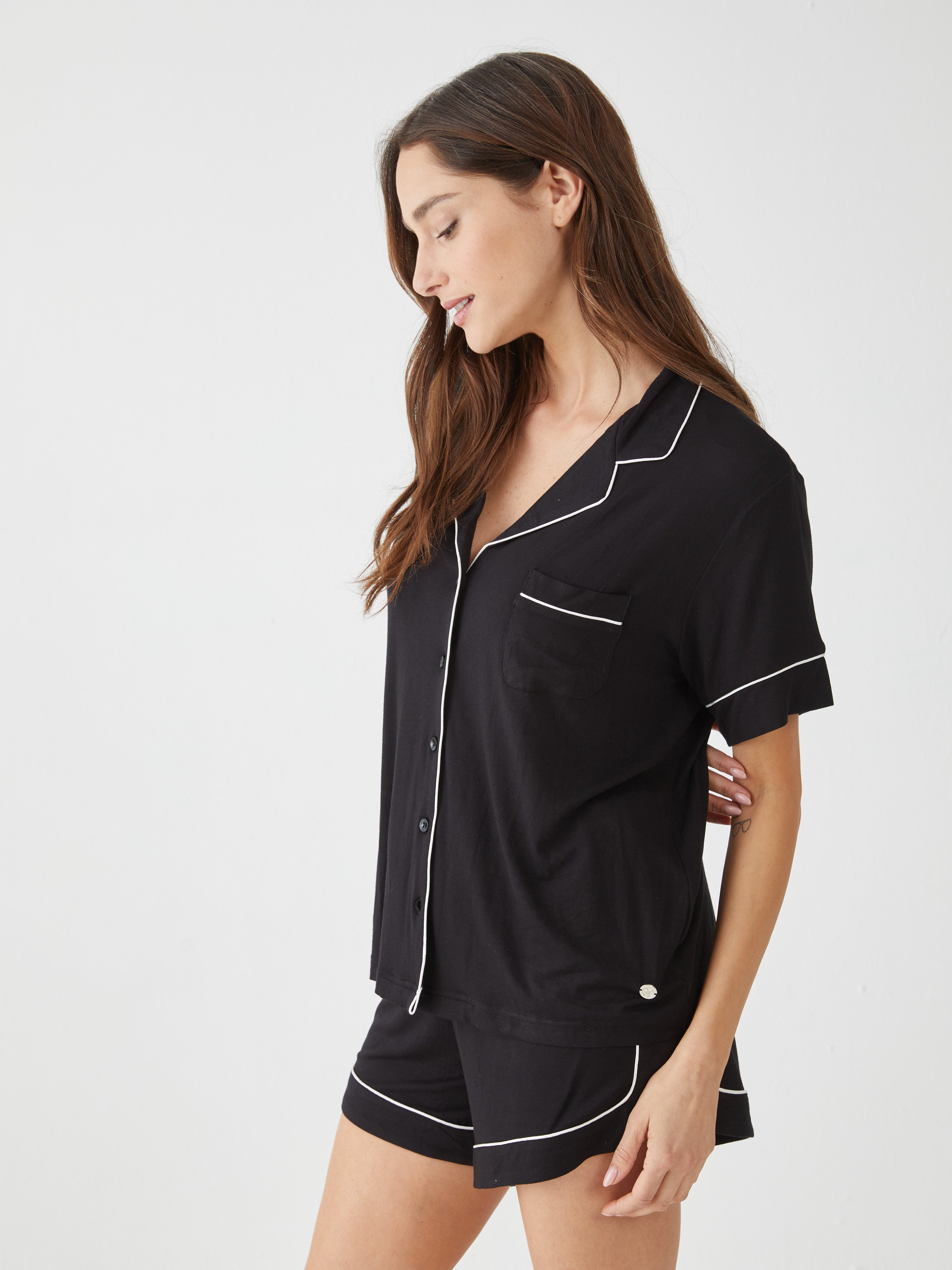 טהבד מכופתרת מ.קצר קלאסי - שחור