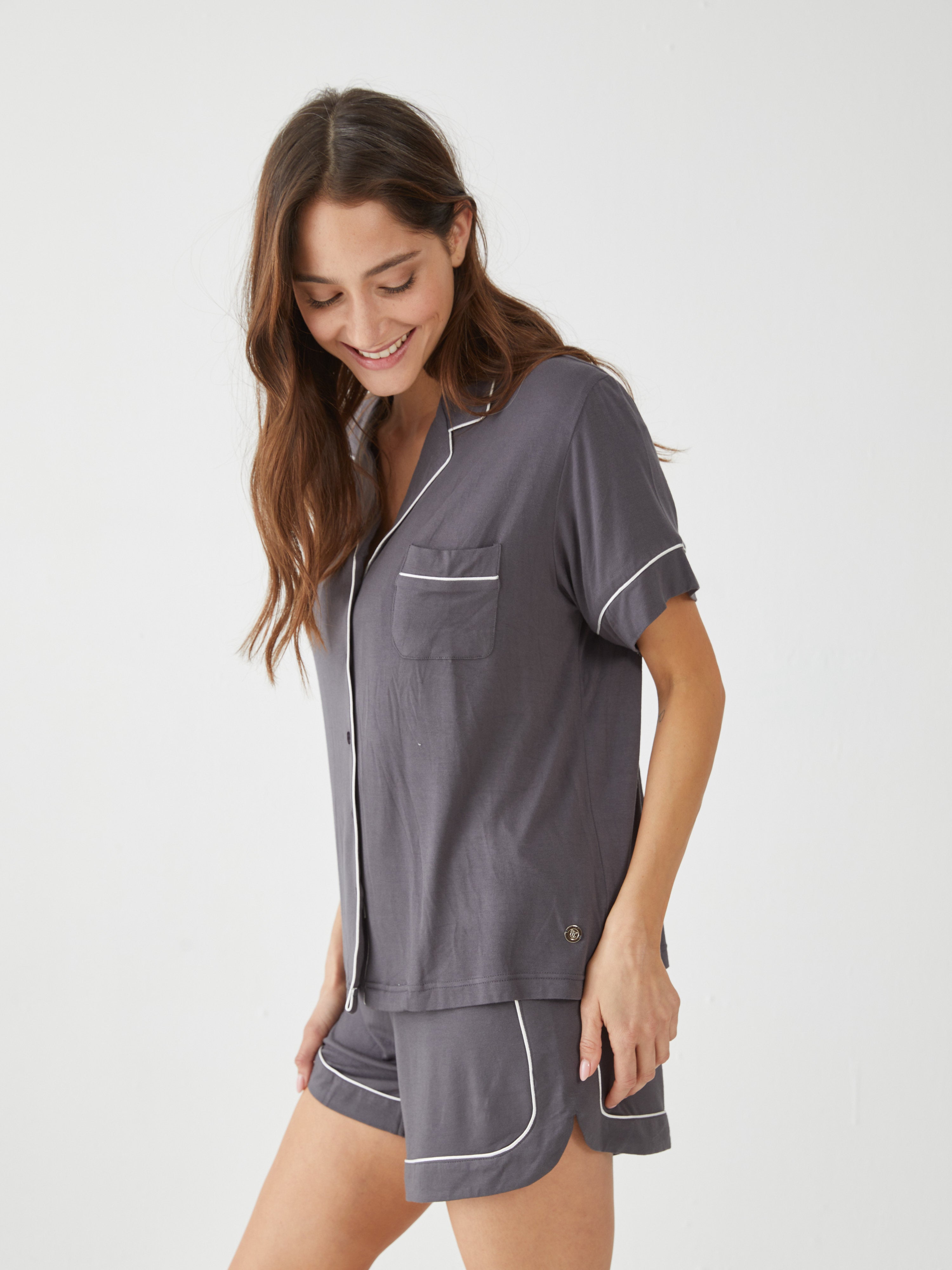 טהבד מכופתרת מ.קצר קלאסי - אפור כהה