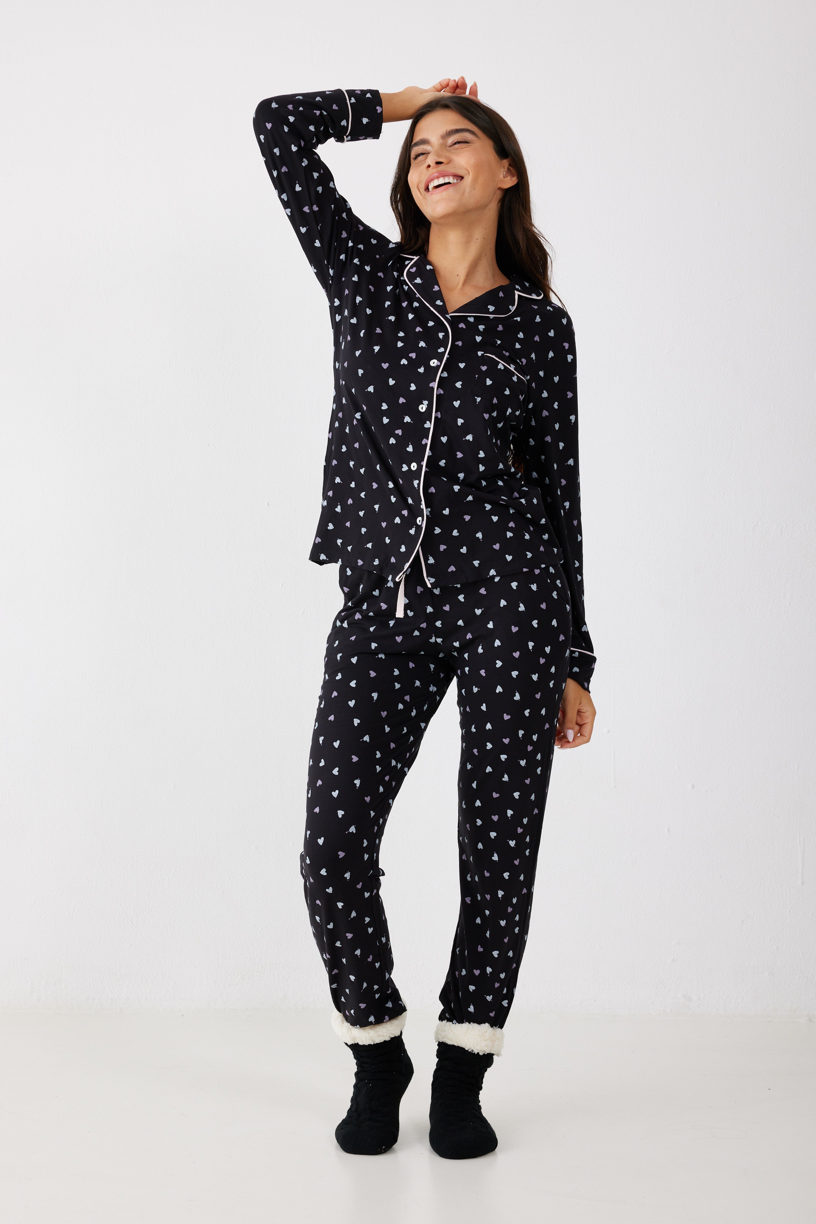 פיג'מה מכופתרת ויסקוזה - שחור