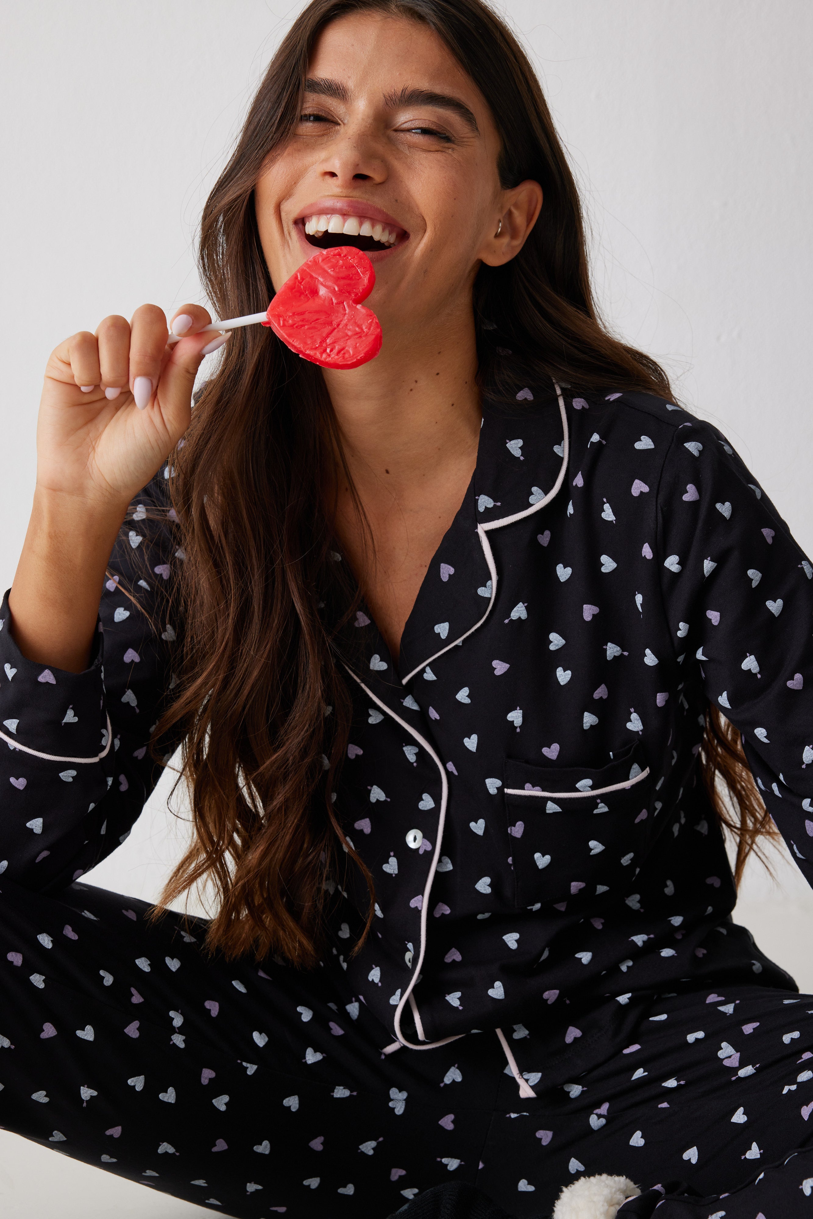 פיג'מה מכופתרת ויסקוזה - שחור