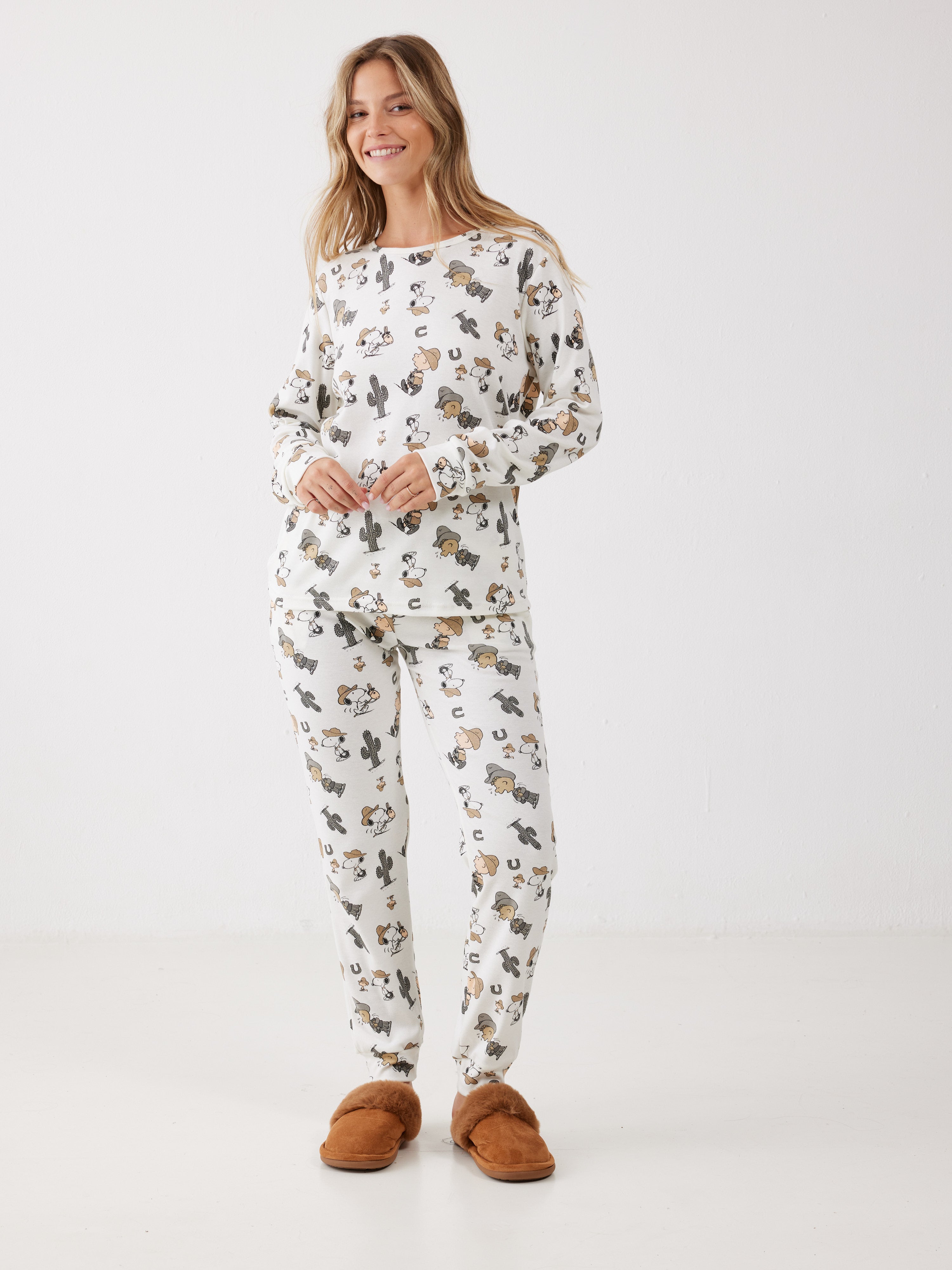 פיג'מה סנופי אינטרלוק - שמנת**