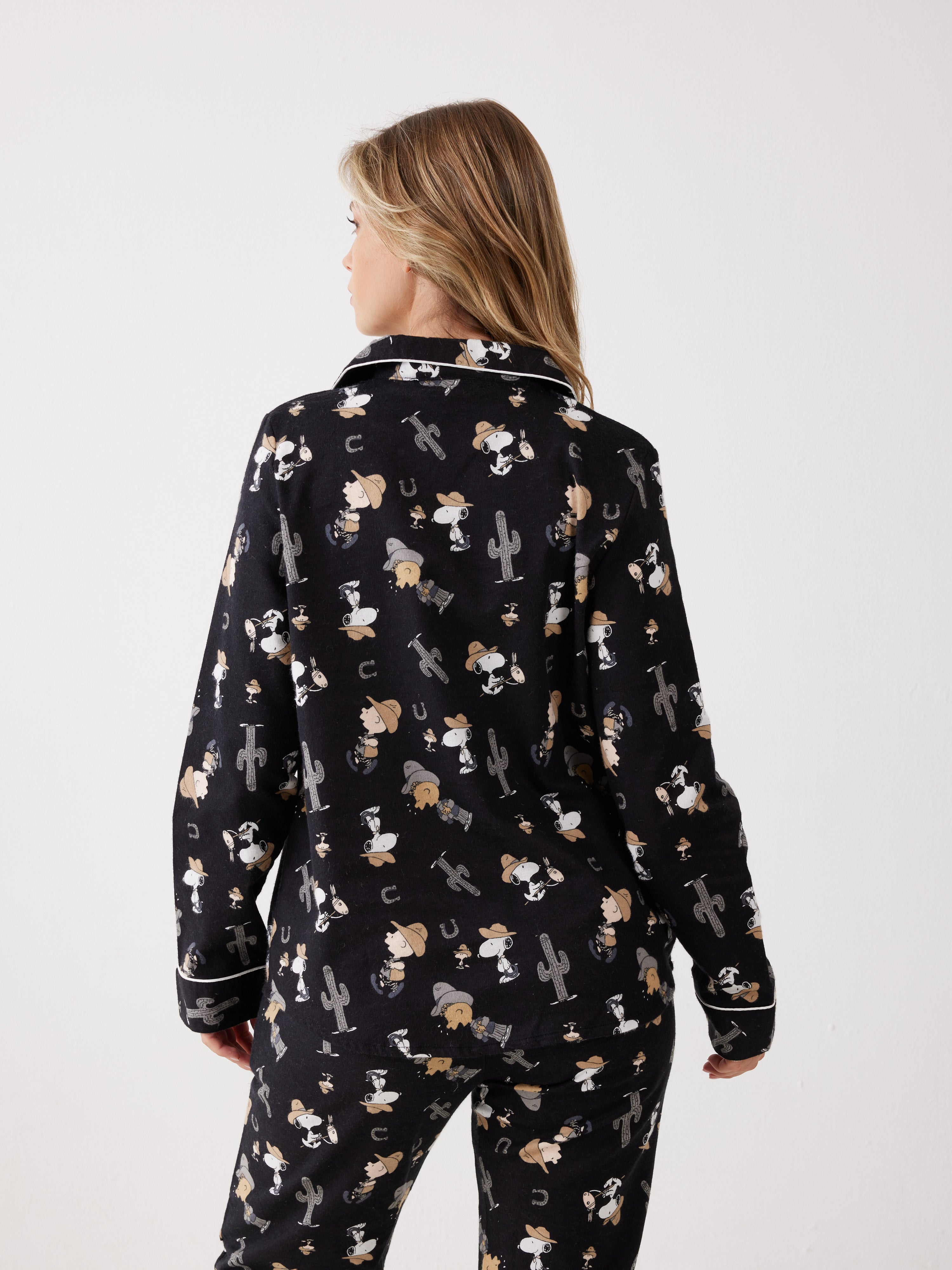 פיג'מה סנופי מכופתרת 100% כותנה ארוגה - שחור*