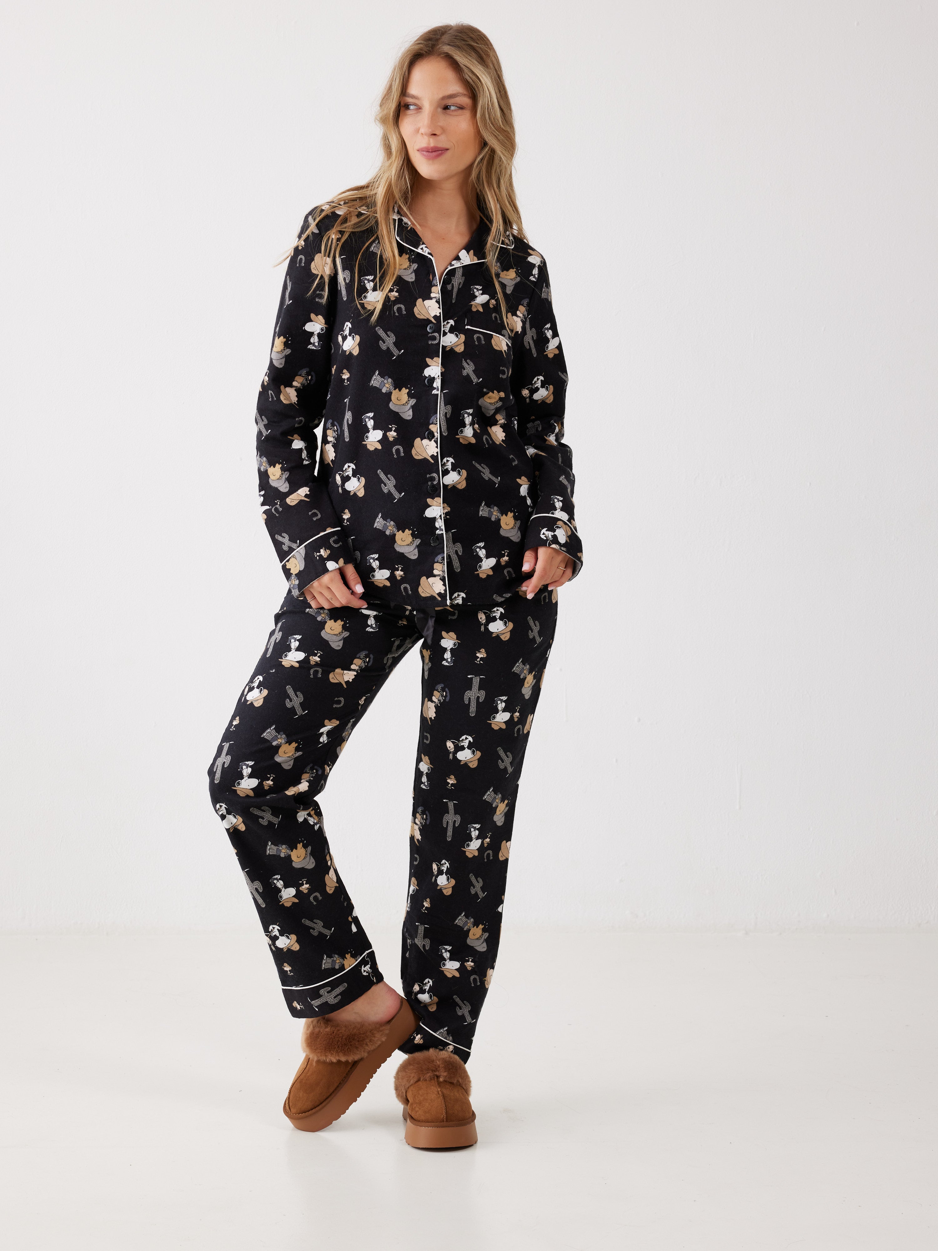 פיג'מה סנופי מכופתרת 100% כותנה ארוגה - שחור*