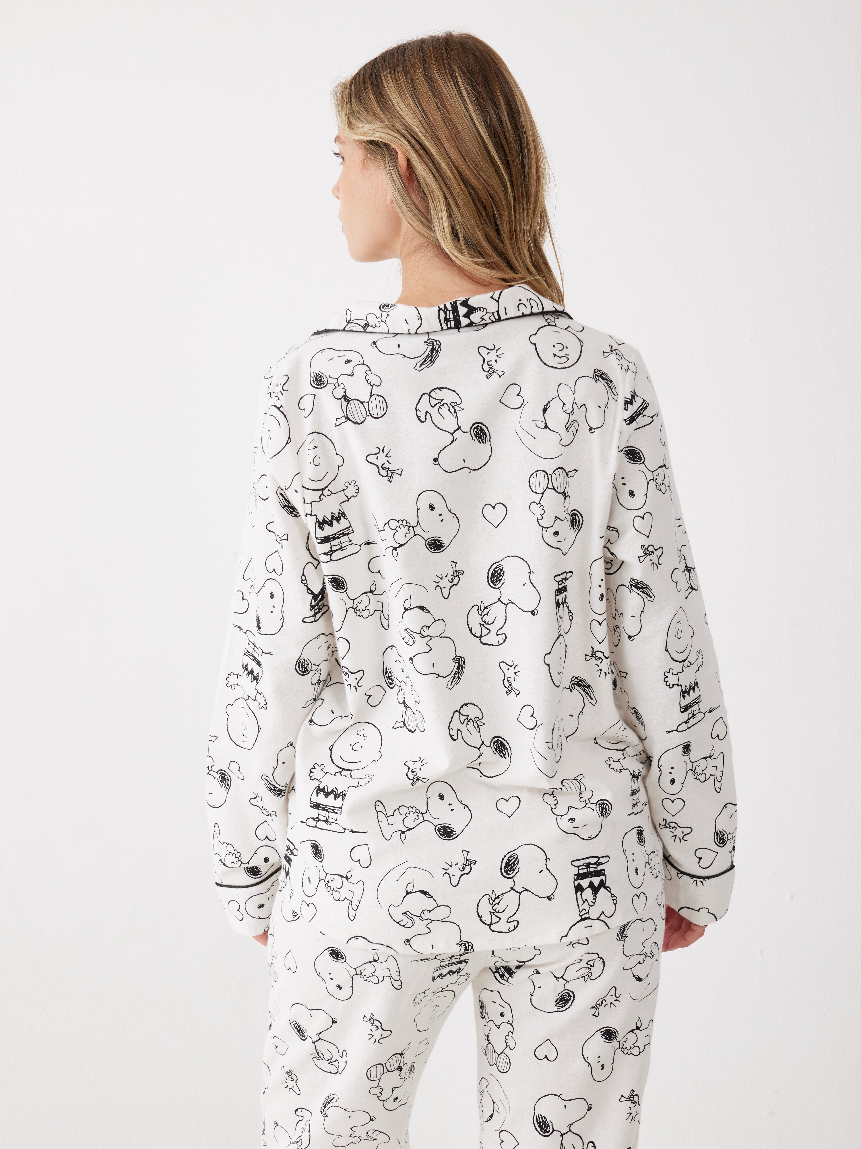 פיג'מה מכופתרת סנופי וחברים 100% כותנה ארוגה - שמנת