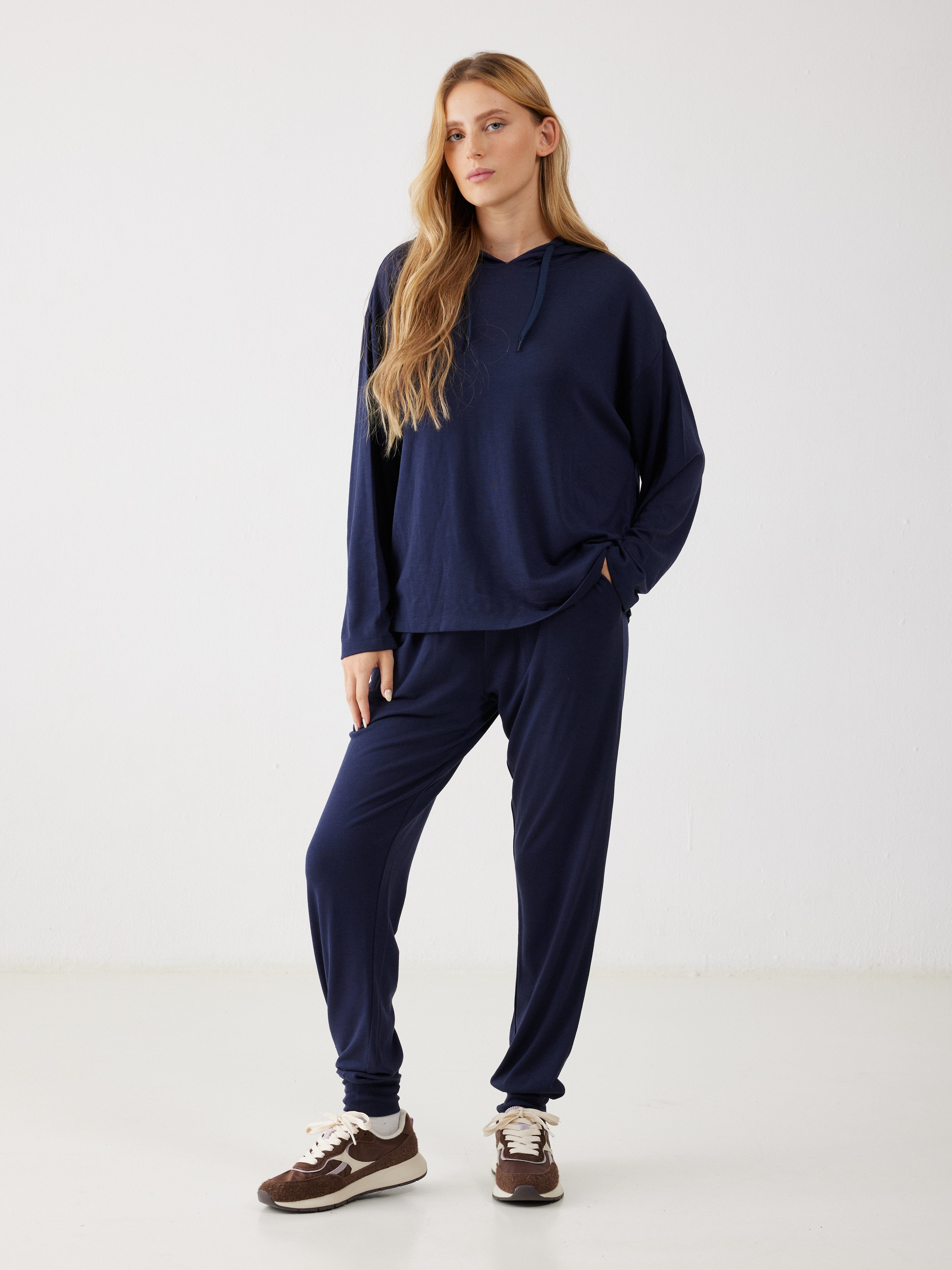 חליפת פנאי קפוצ'ון סריג דק - כחול נייבי