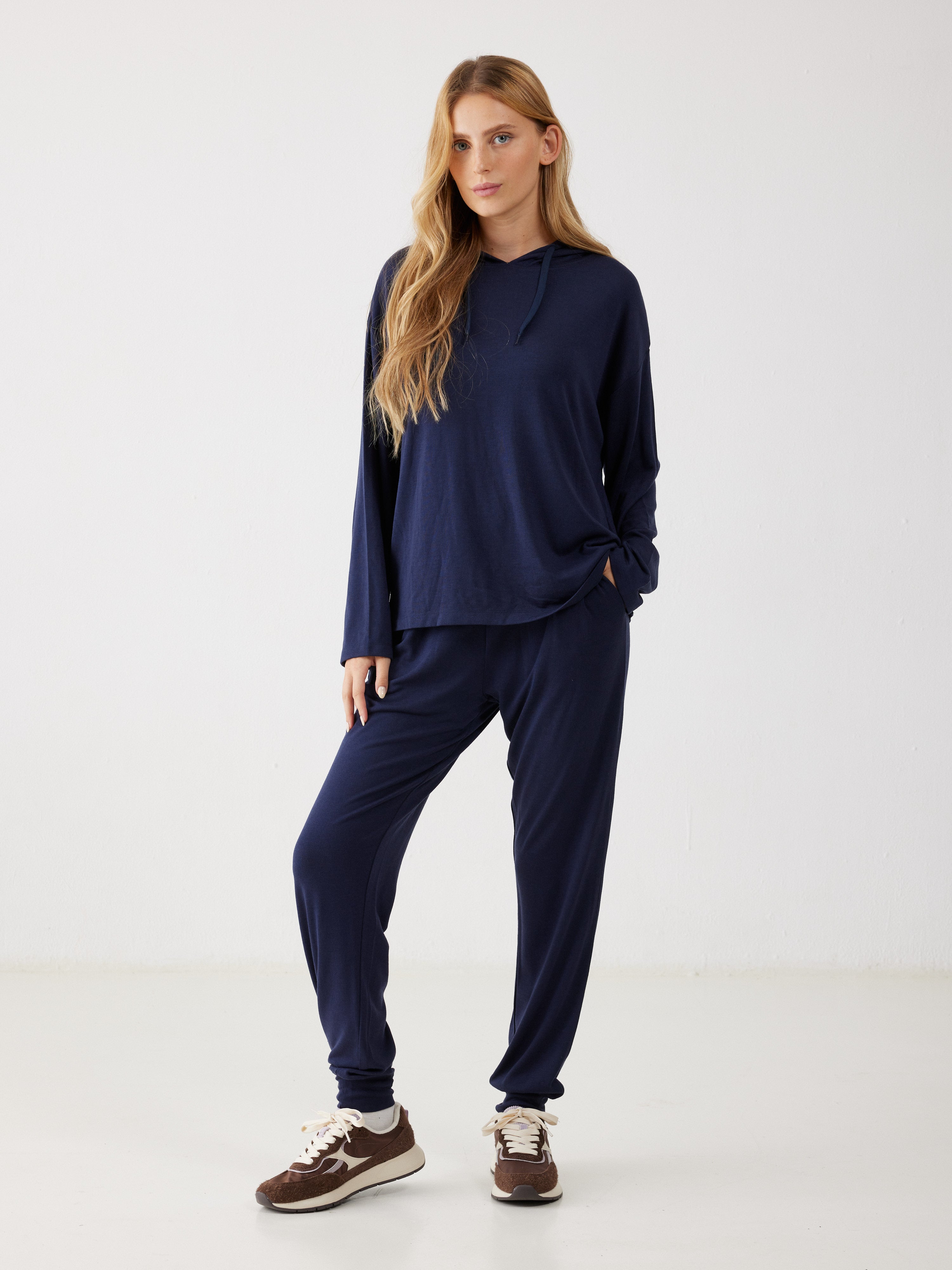 חליפת פנאי קפוצ'ון סריג דק - כחול נייבי