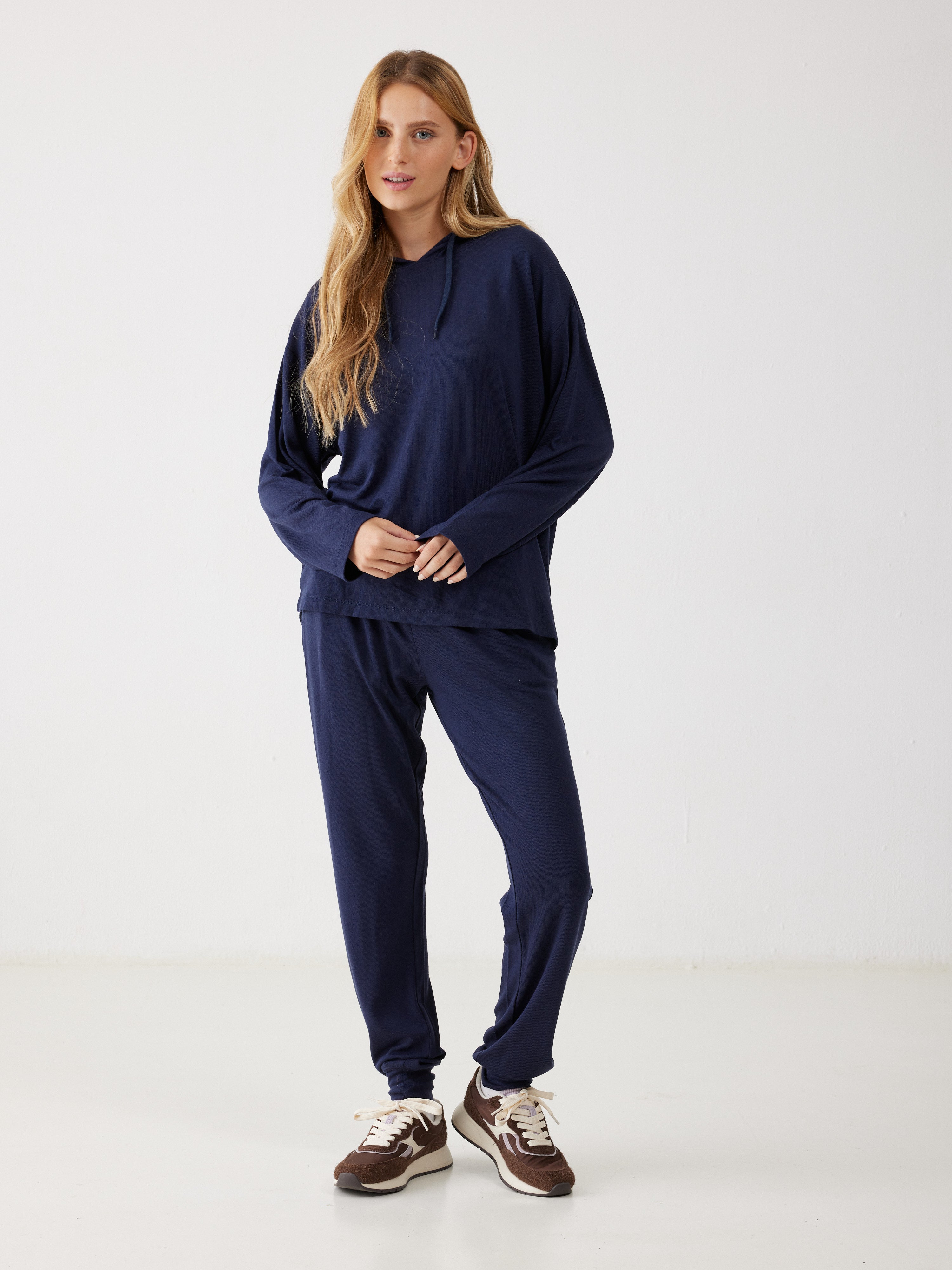 חליפת פנאי קפוצ'ון סריג דק - כחול נייבי