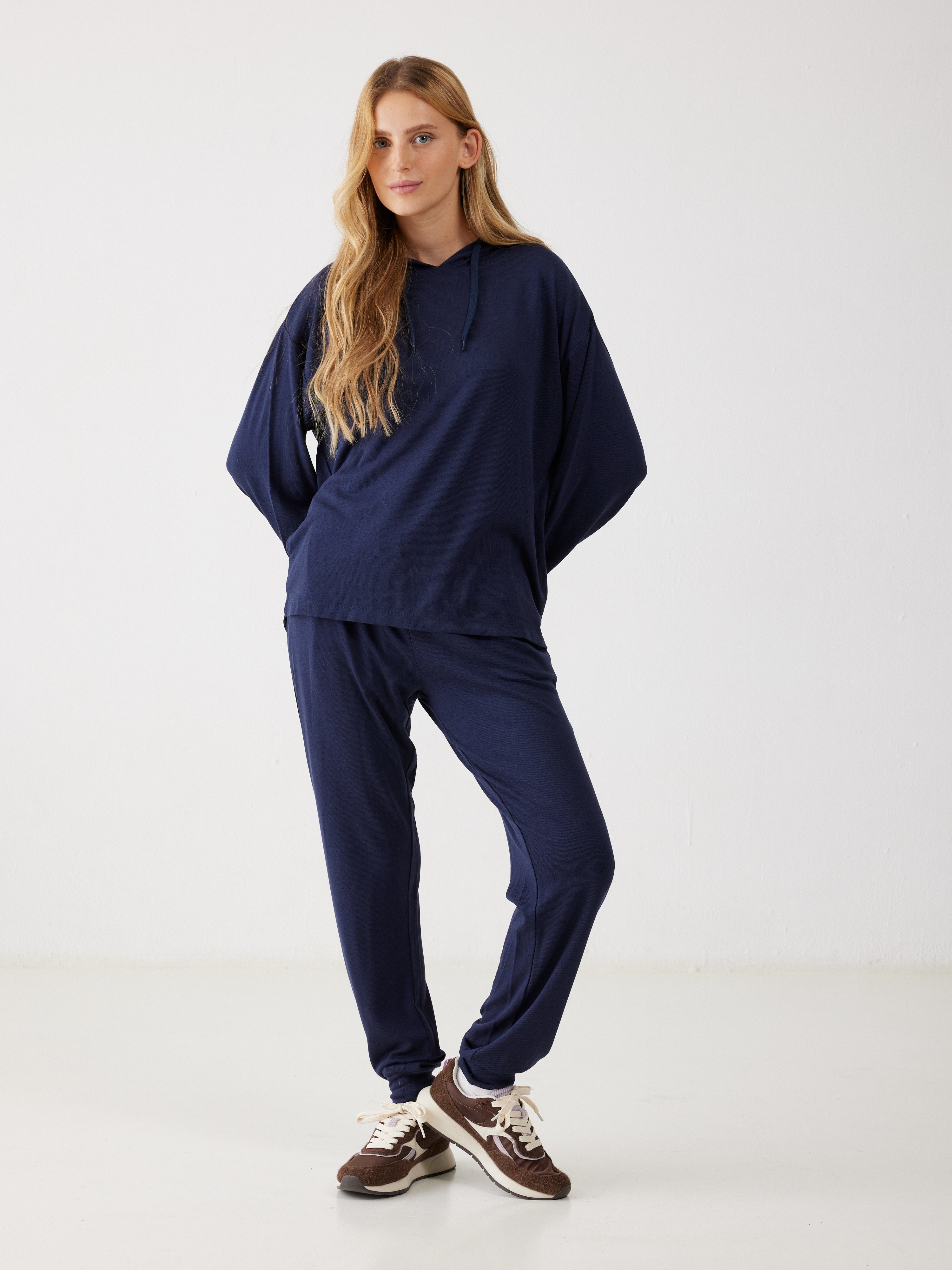 חליפת פנאי קפוצ'ון סריג דק - כחול נייבי