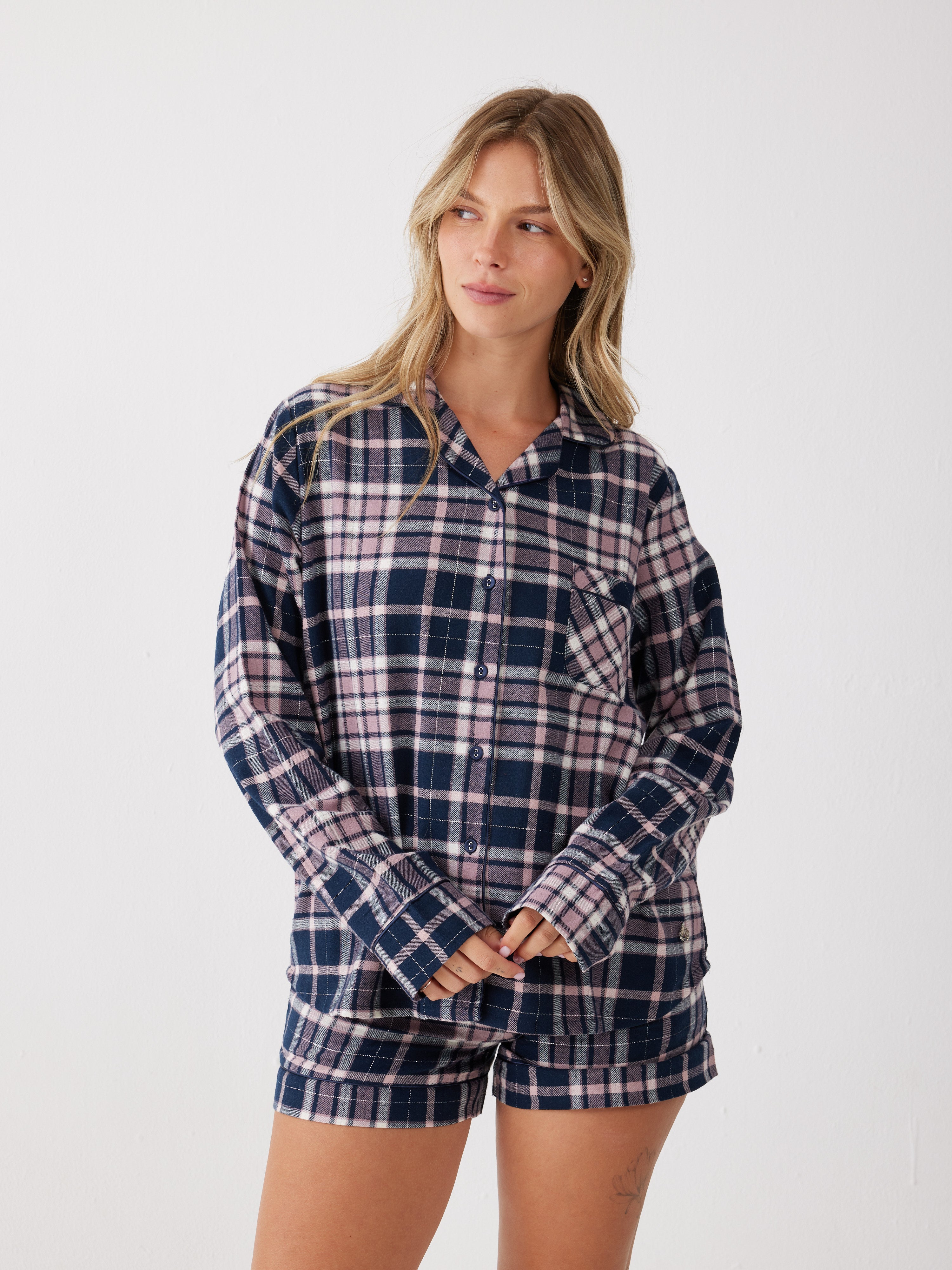 פיג'מה קצרה מכופתרת משבצות פלאנל - כחול נייבי