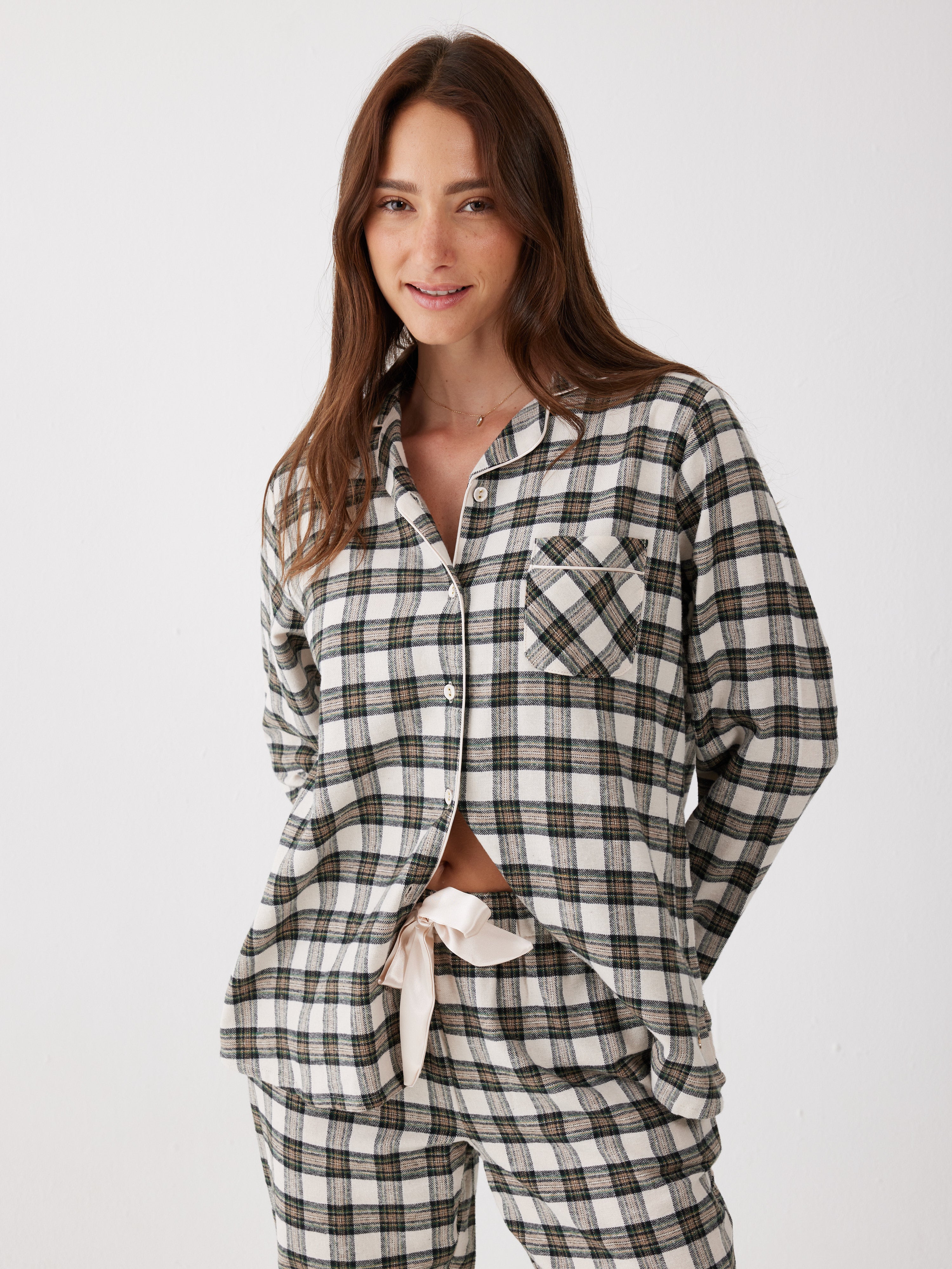 פיג'מת פלנל מכופתרת - בז