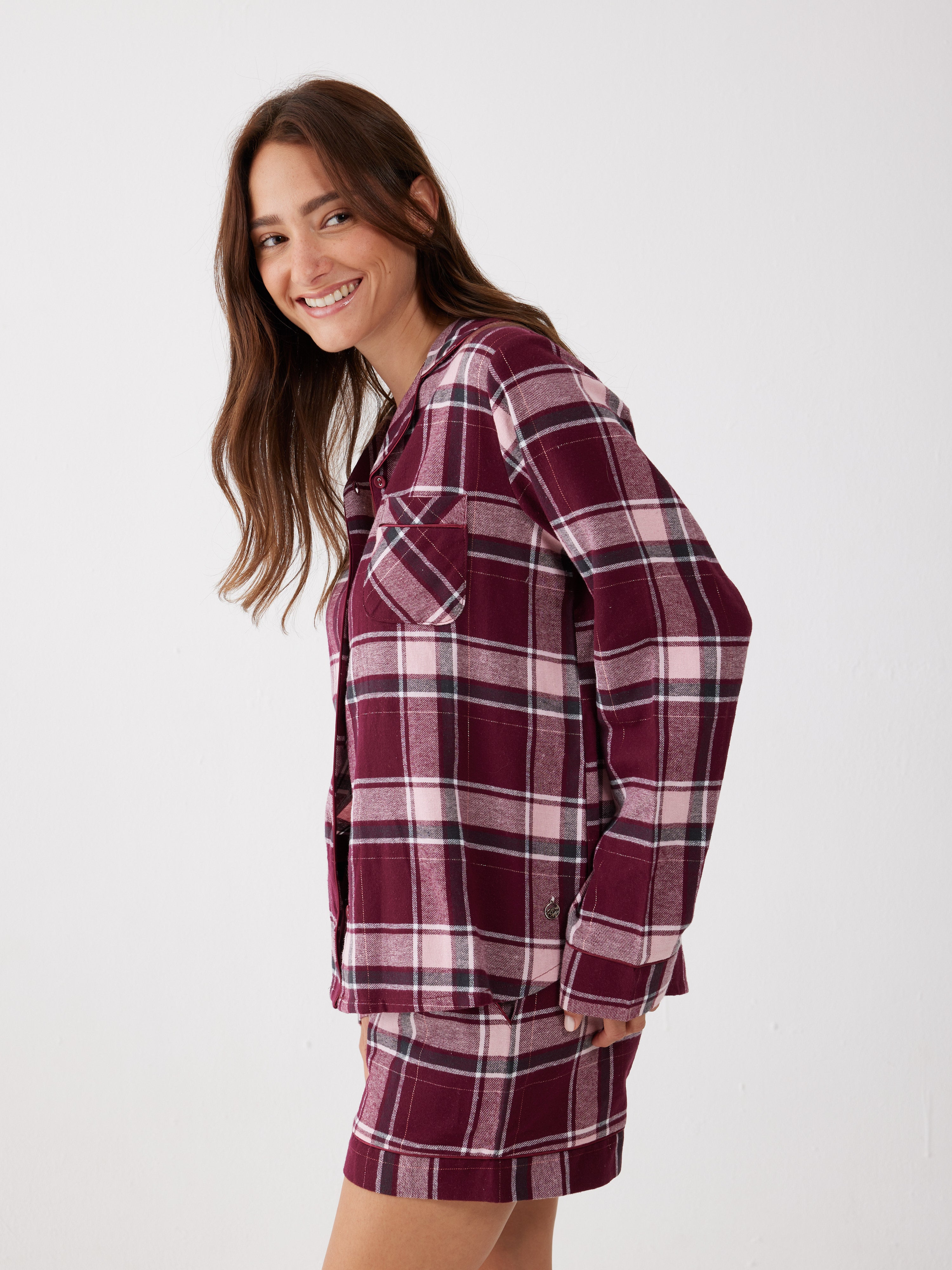 פיג'מת פלנל מכופתרת מכנס קצר - בורדו