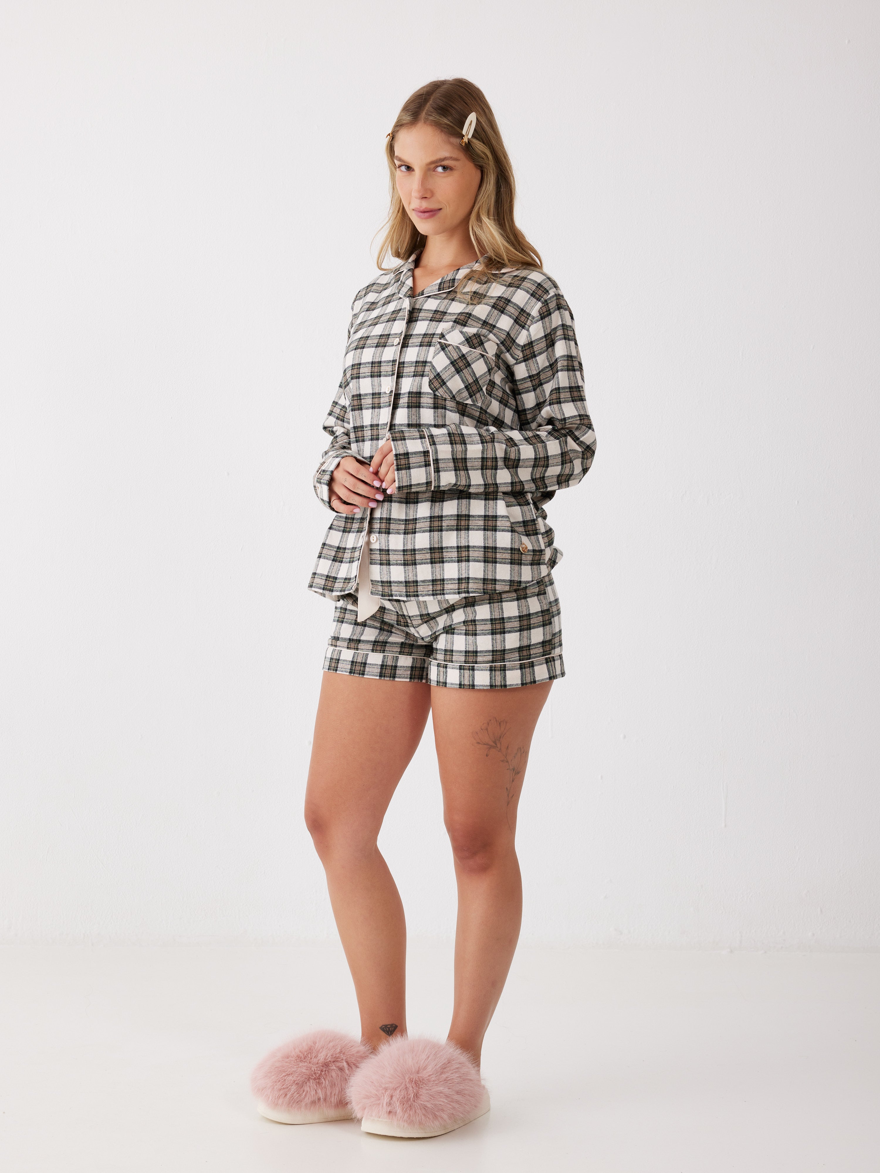 פיג'מת פלנל מכופתרת מכנס קצר - בז