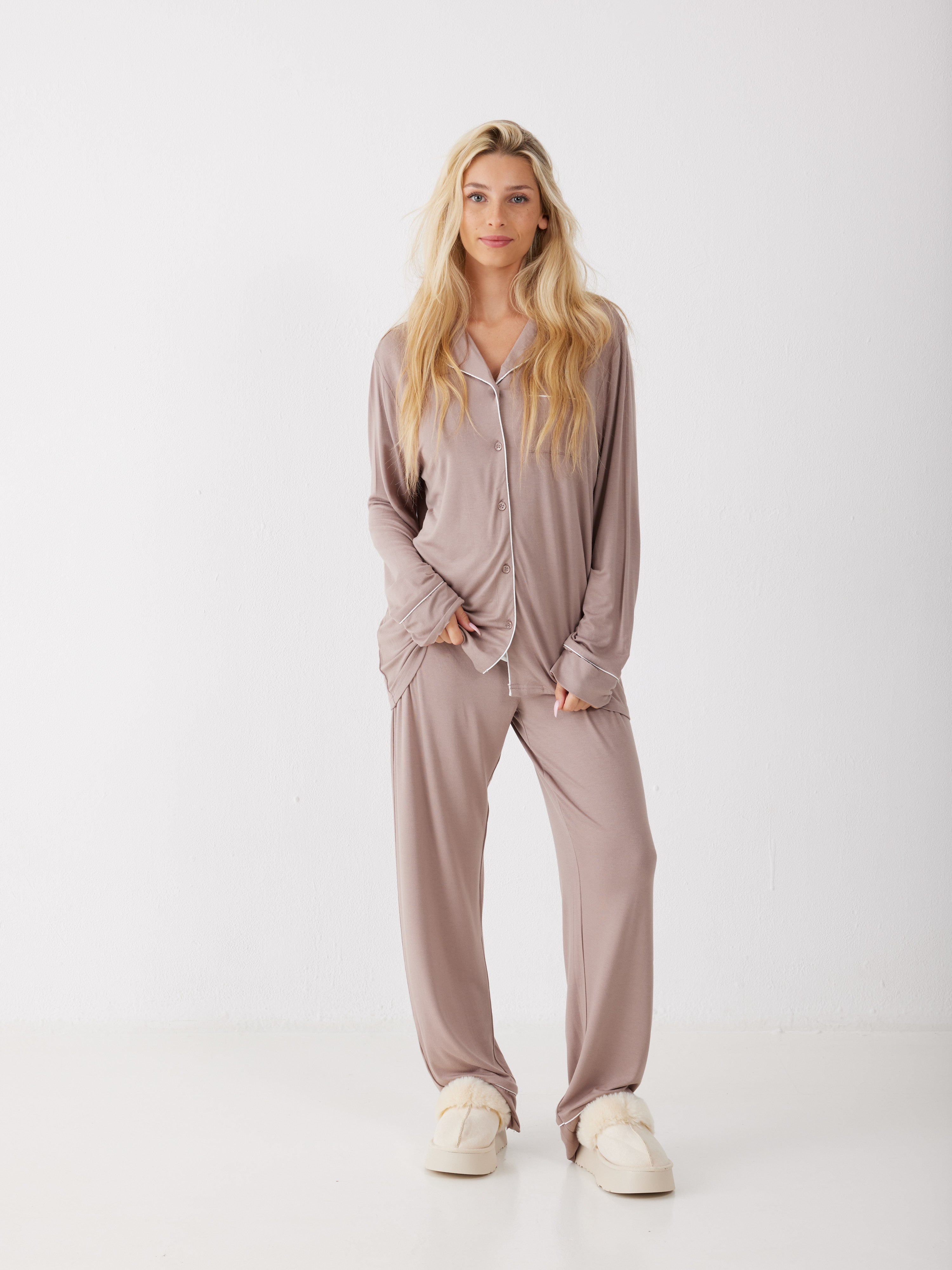 פיג'מה מכופתרת פספול ויסקוזה - קפה