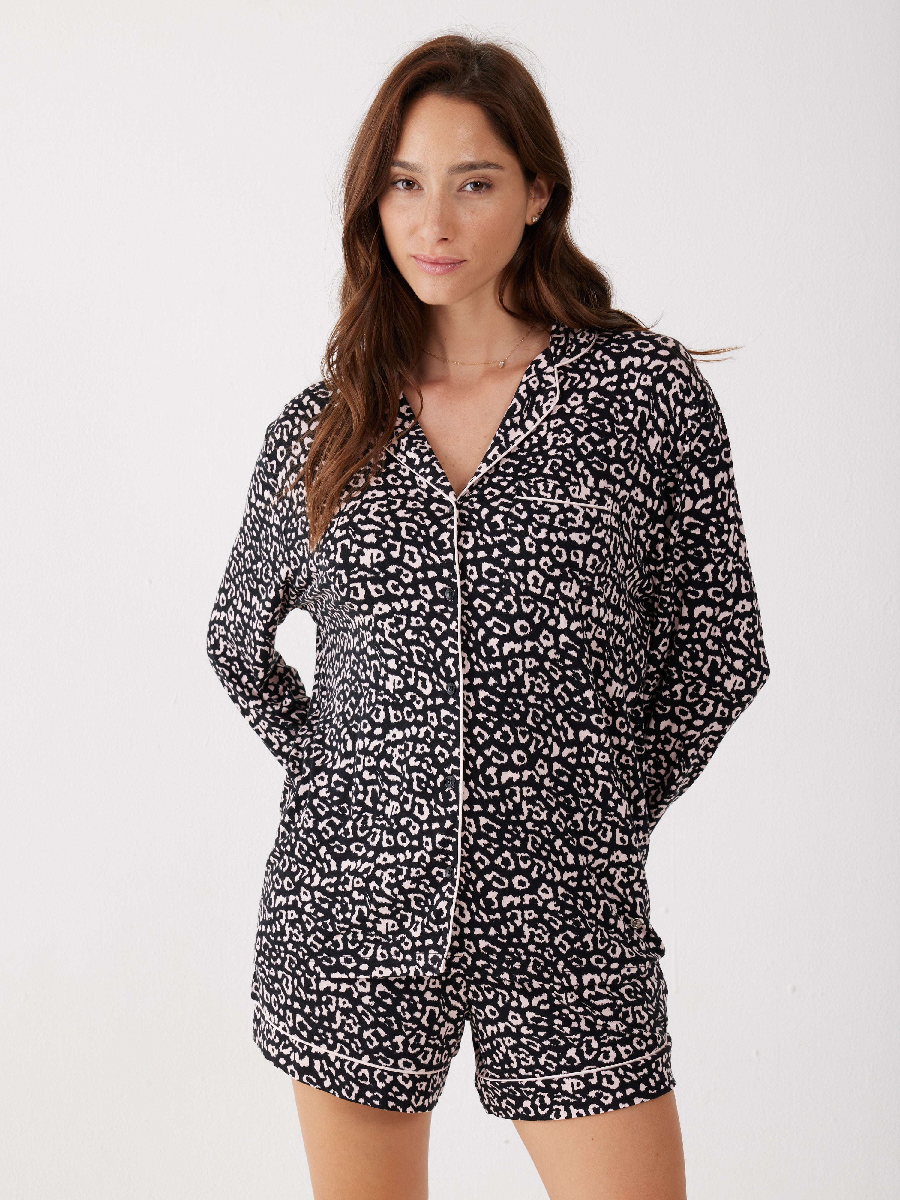 פיג'מה מכופתרת מ.קצר מנומרת ויסקוזה - שחור