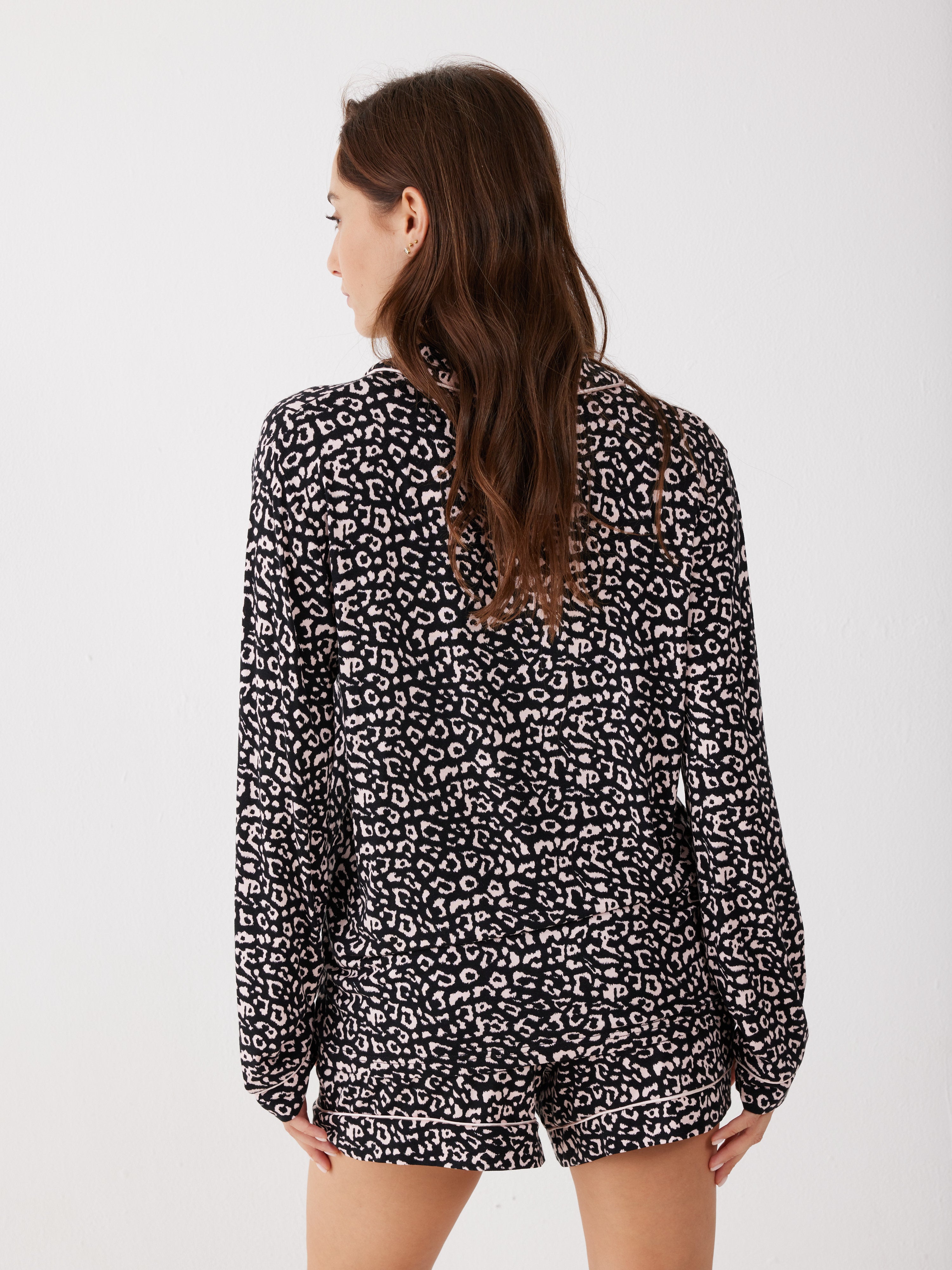 פיג'מה מכופתרת מ.קצר מנומרת ויסקוזה - שחור