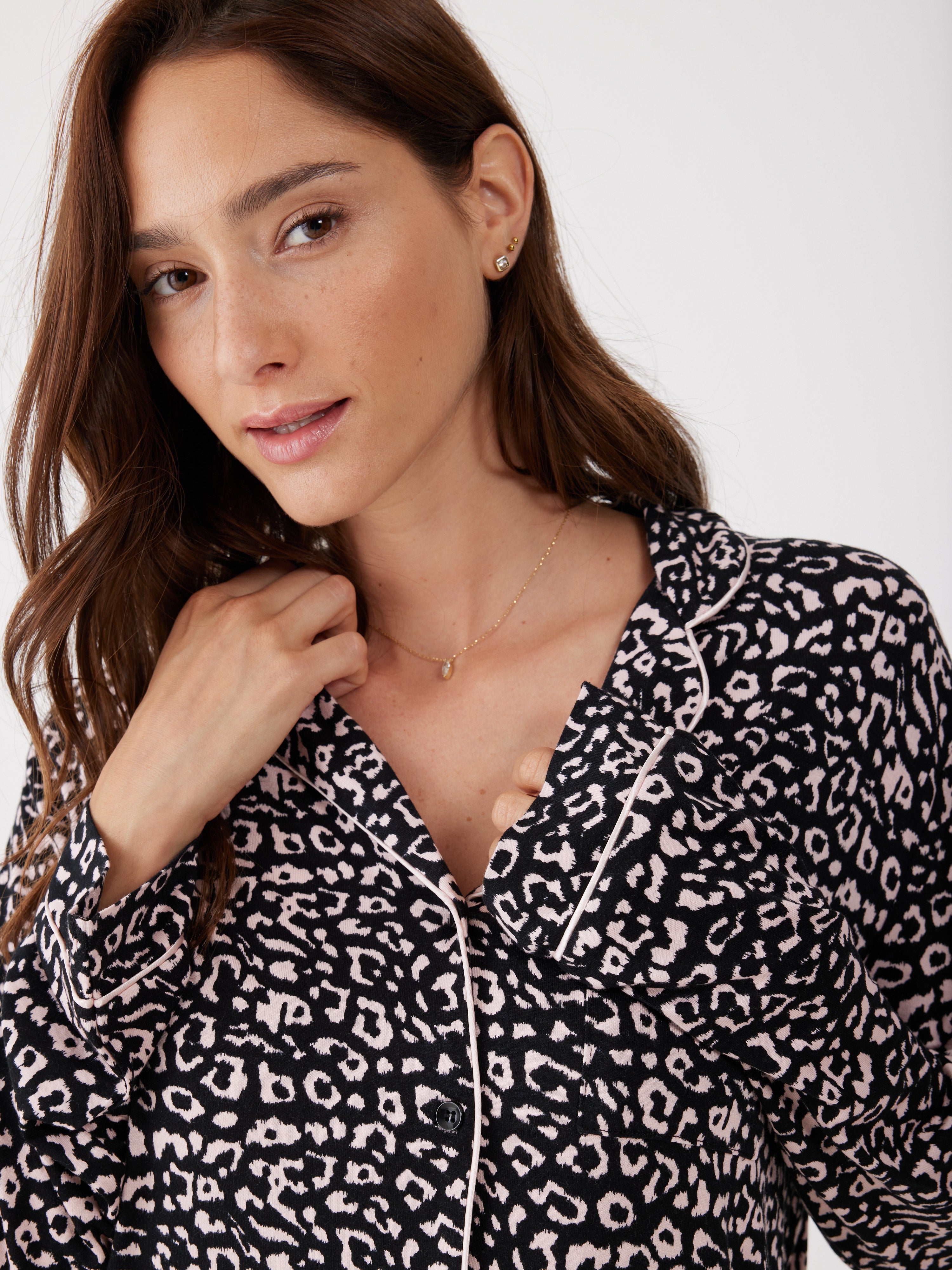 פיג'מה מכופתרת מ.קצר מנומרת ויסקוזה - שחור