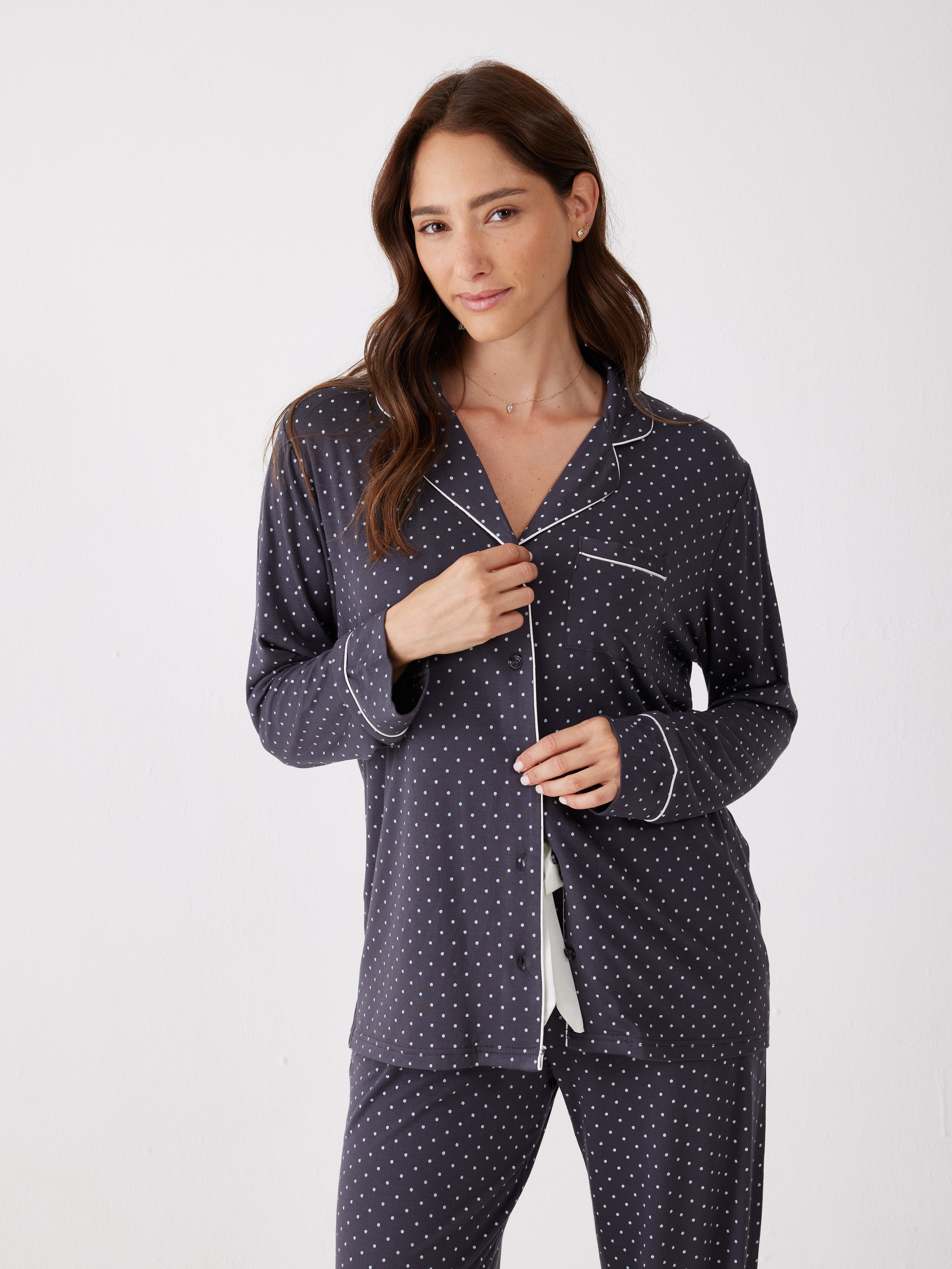 פיג'מה מכופתרת נקודות ויסקוזה - אפור כהה