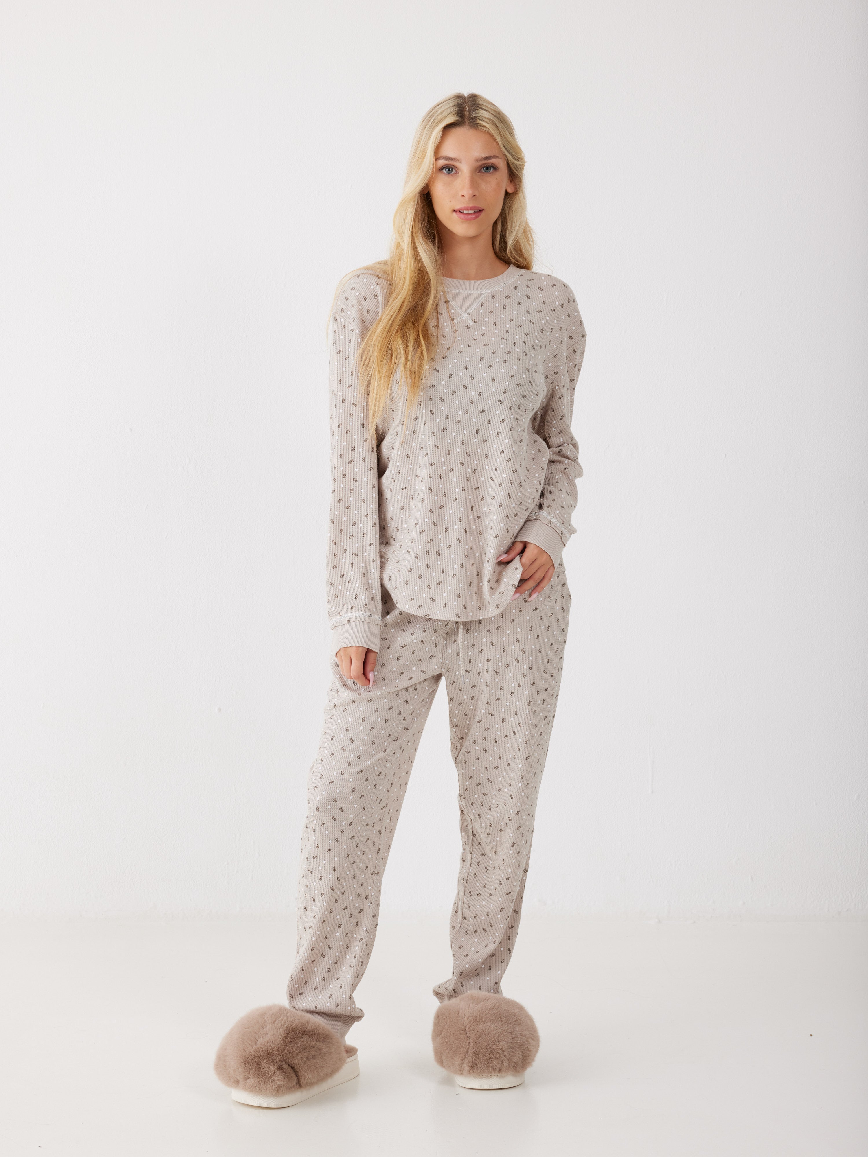 פיג'מה פרחים וואפל - צבע חול