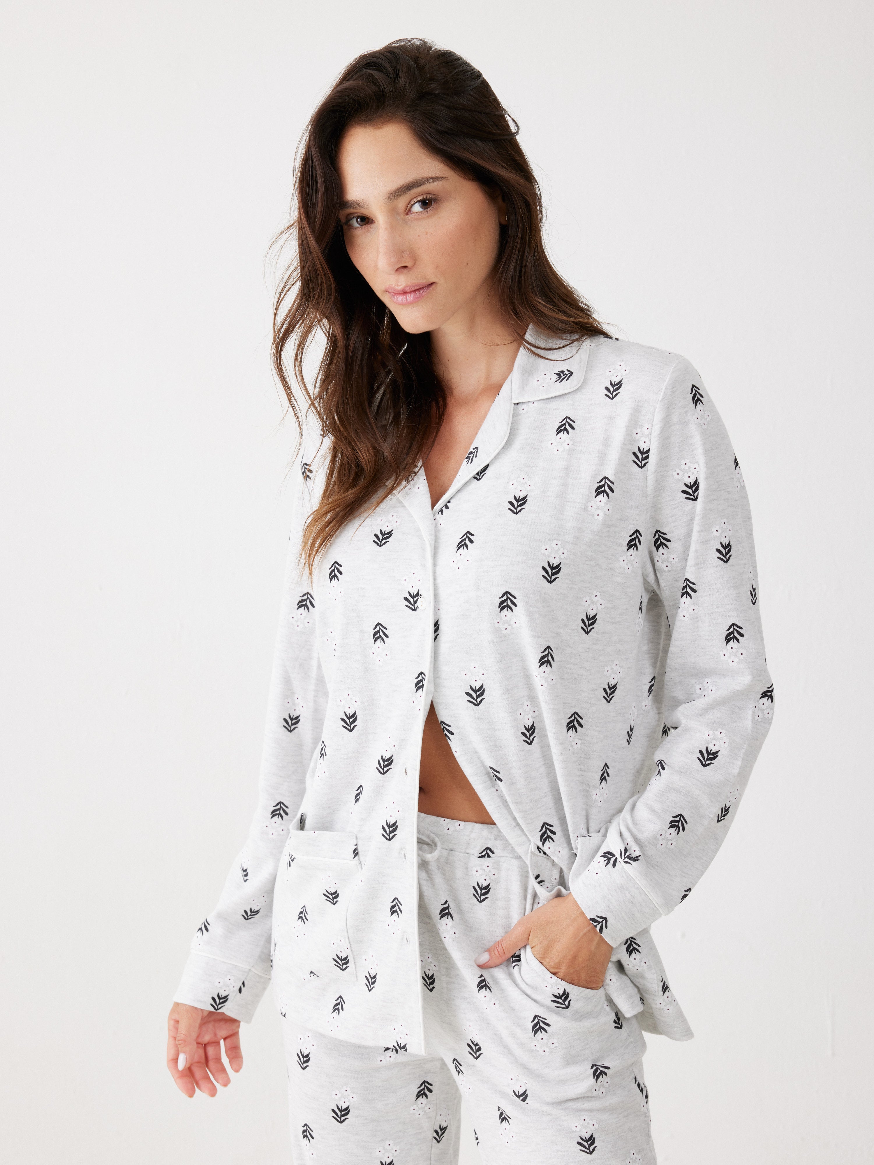 פיג'מה מכופתרת פרחים 100% כותנה - אפור