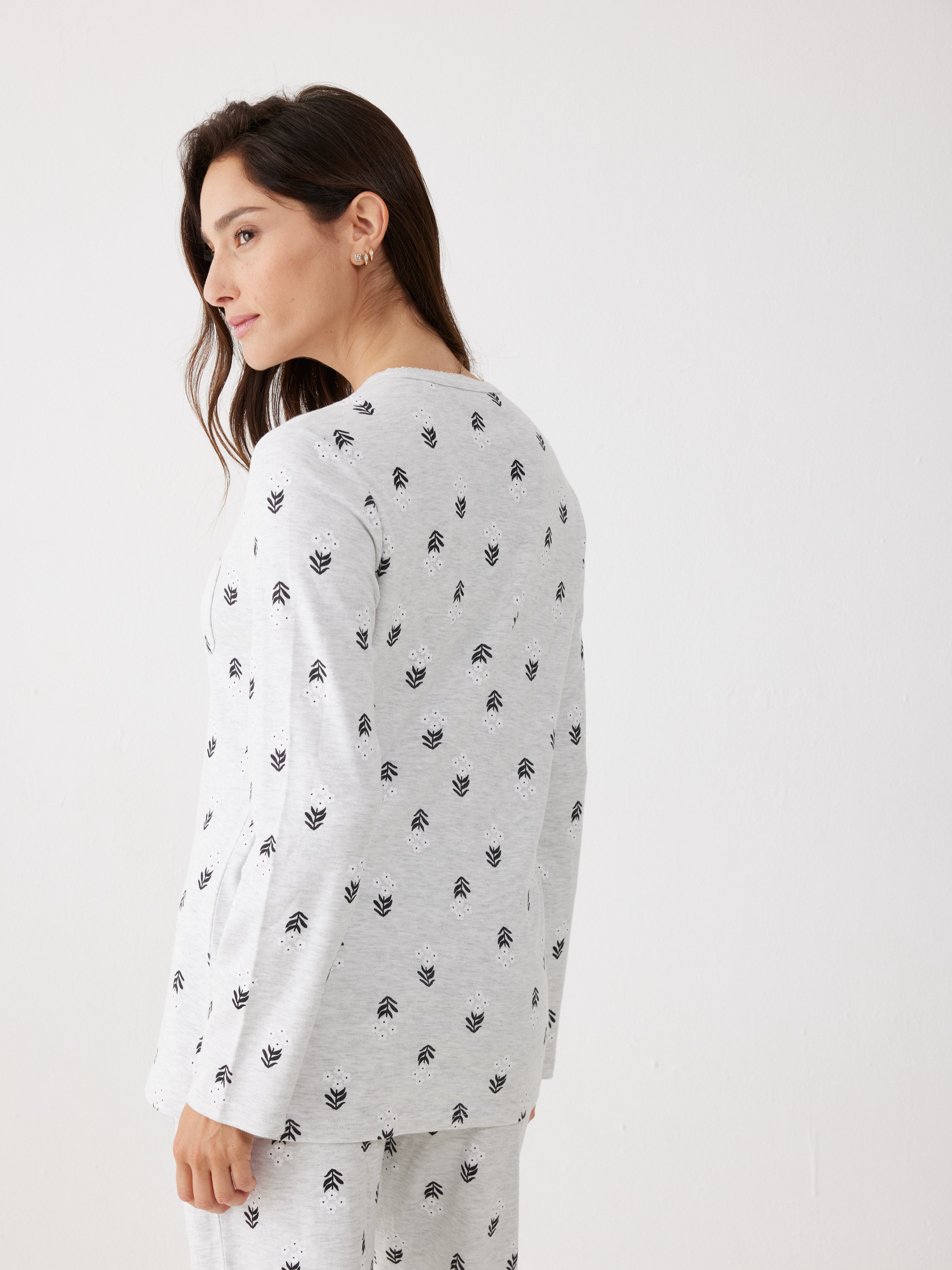 פיג'מה מכופתרת פרחים 100% כותנה - אפור