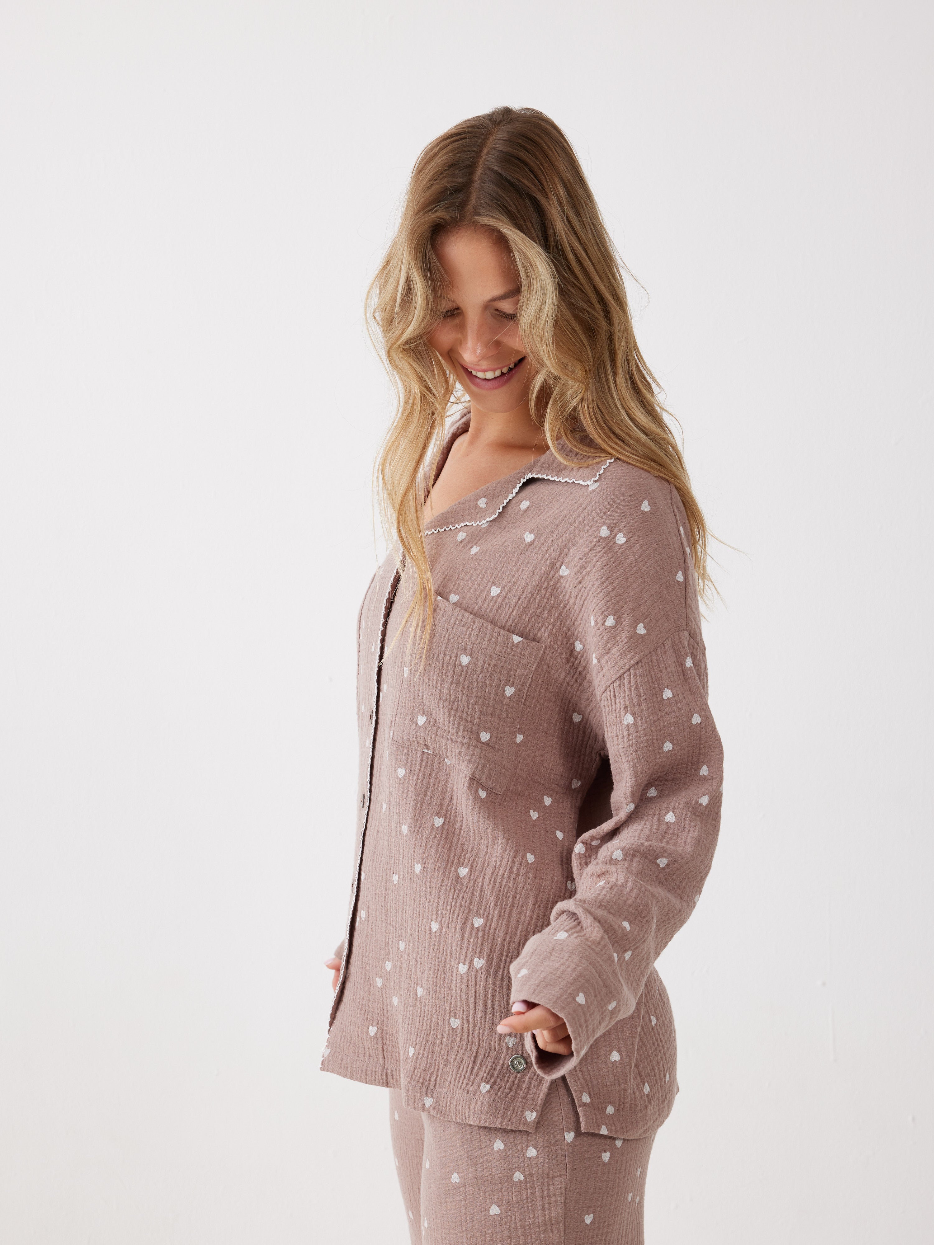 פיג'מה מכופתרת לבבות טטרה - קפה