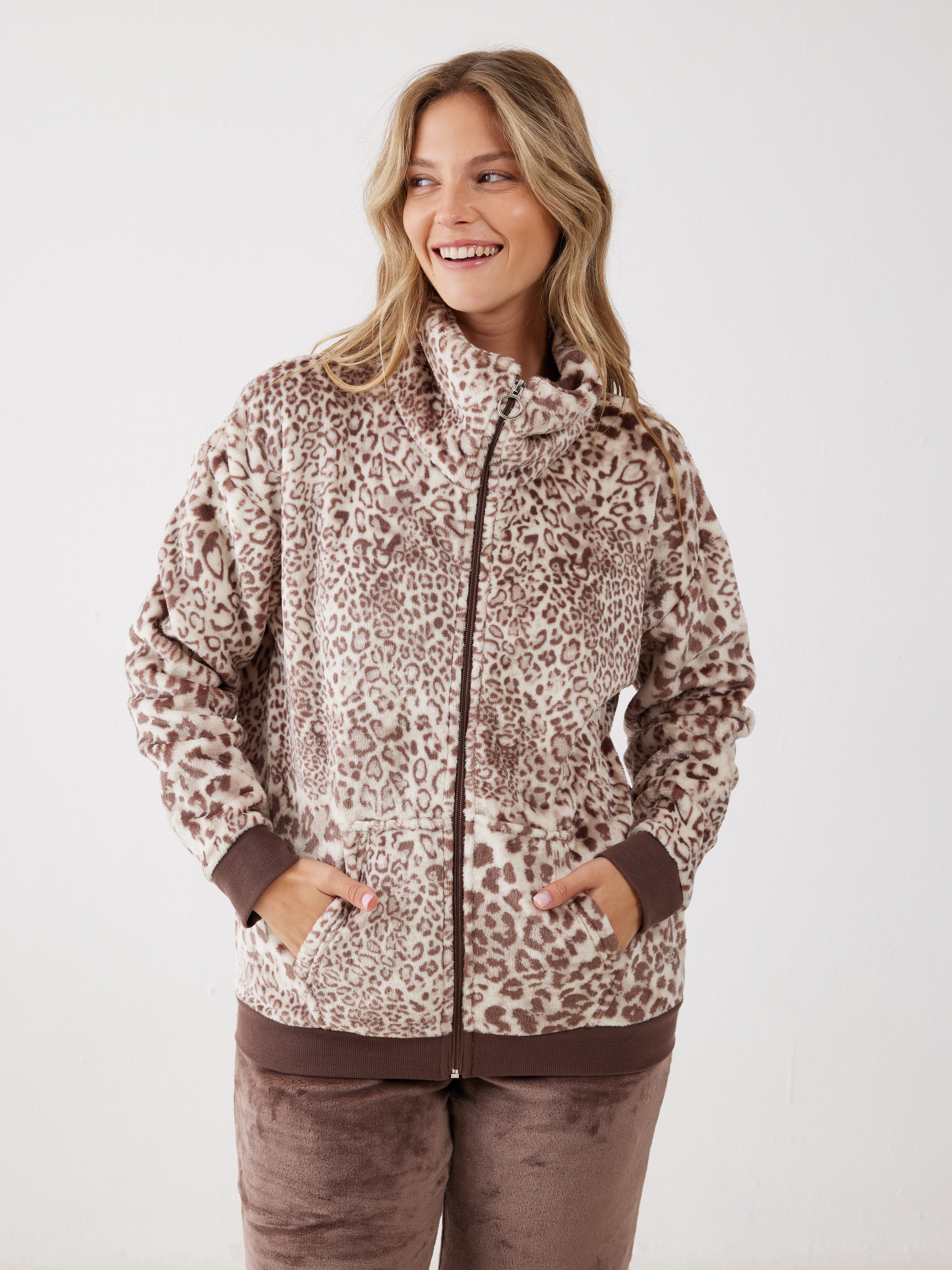 פיג'מה מנומרת רוכסן פלאפי - חום