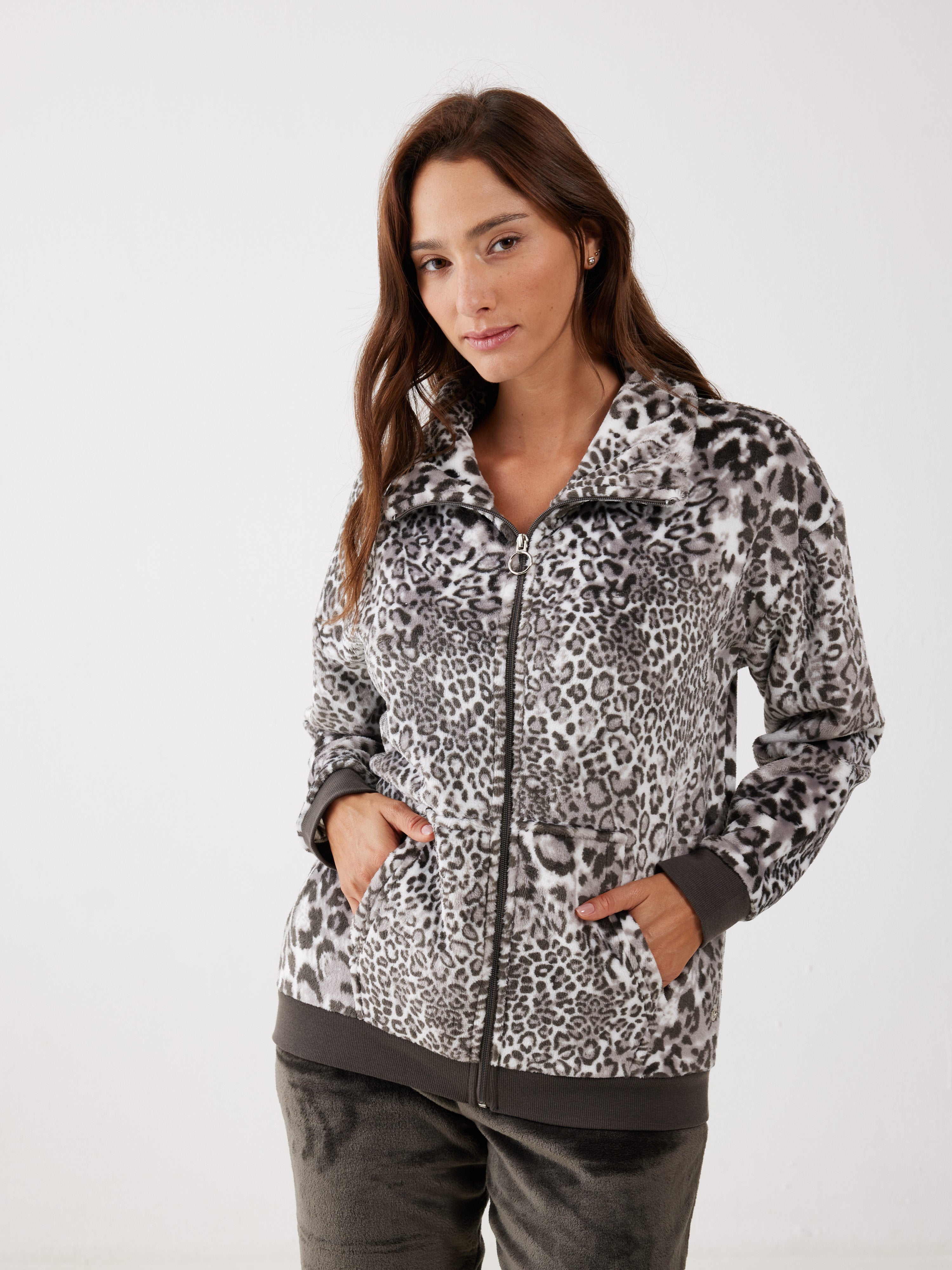 פיג'מה מנומרת רוכסן פלאפי - אפור