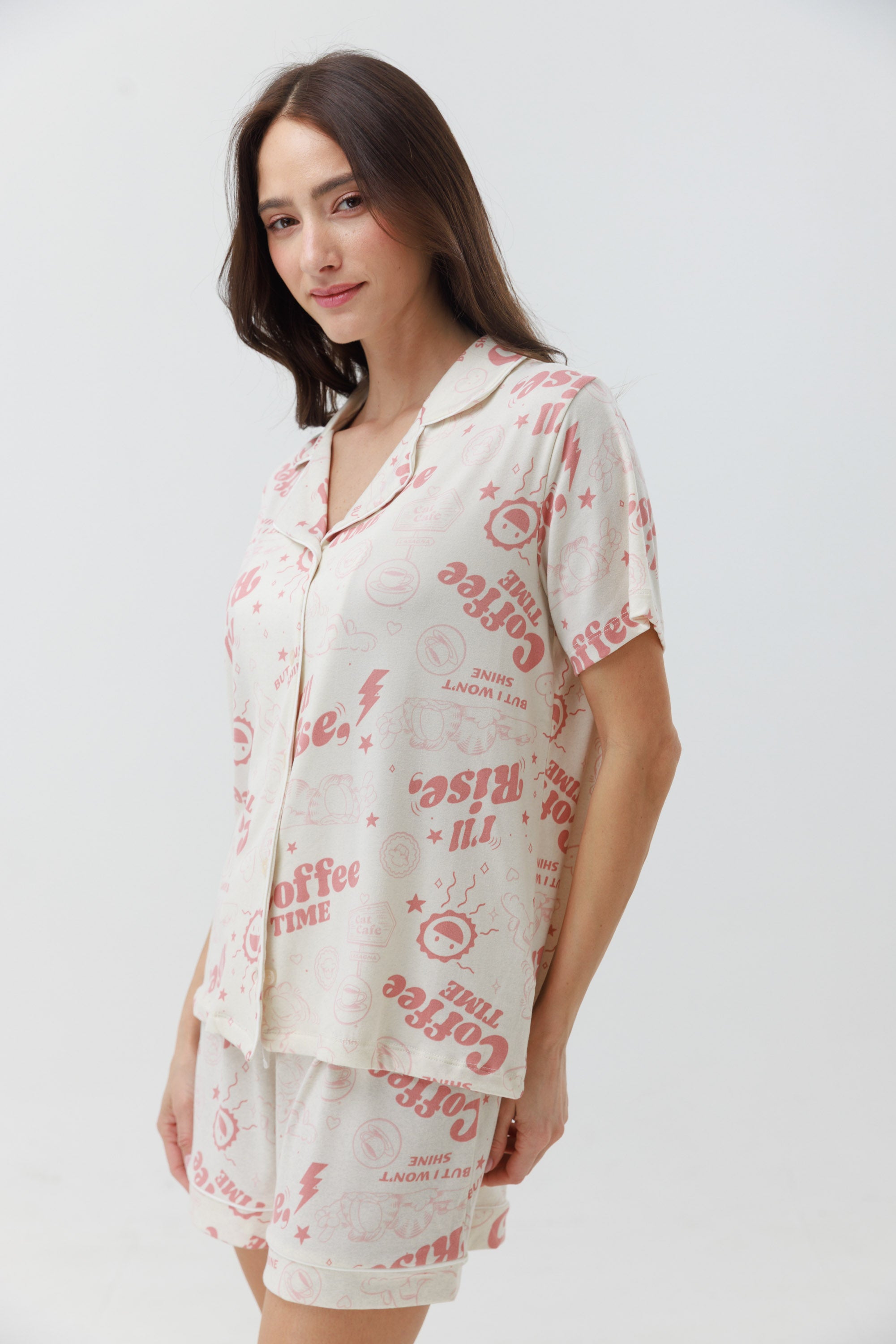 פיג'מה מכופתרת קצרה יאמי - שמנת