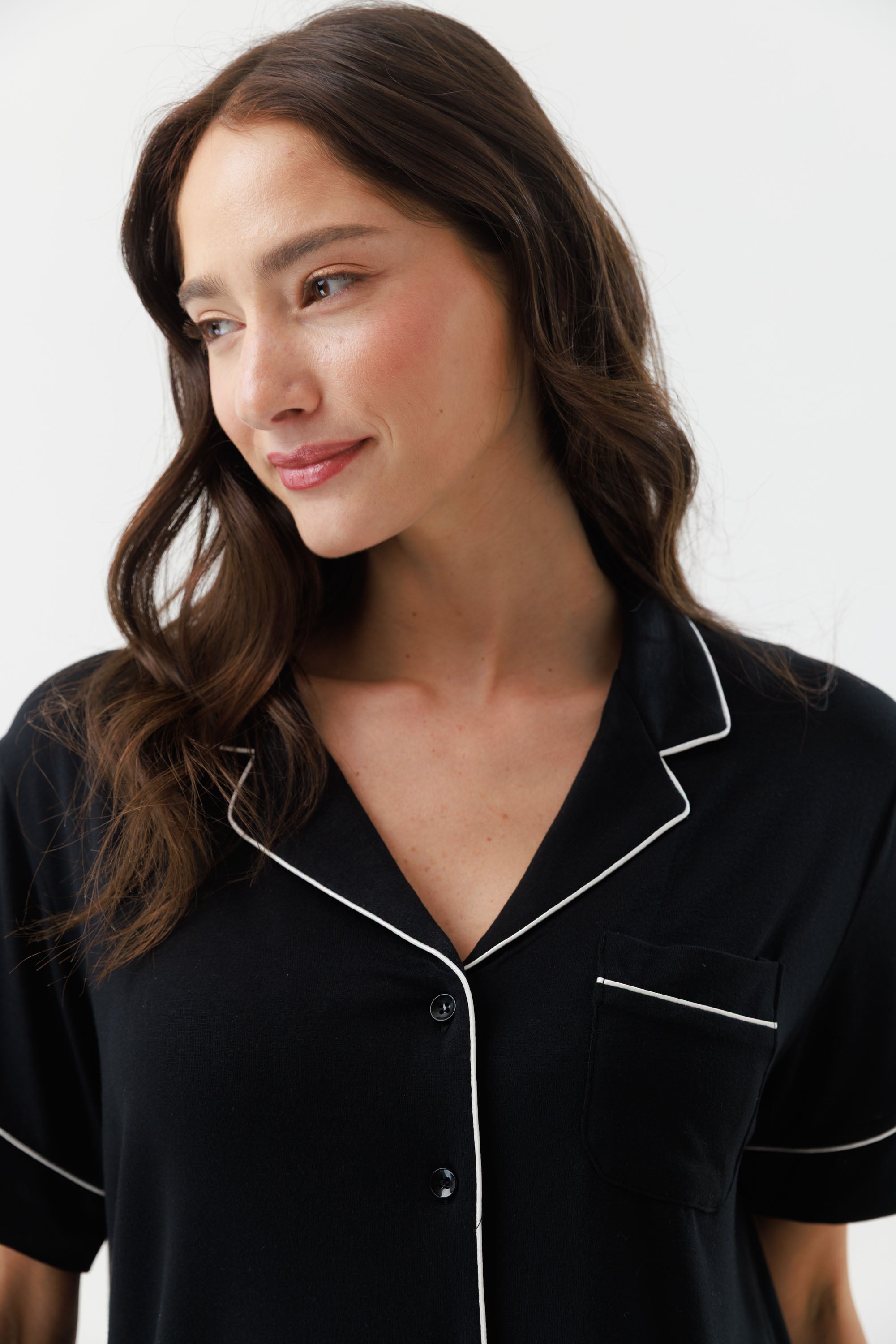 פיג'מה מכופתרת מויסקוזה עם מכנסיים קצרים בצבע שחור