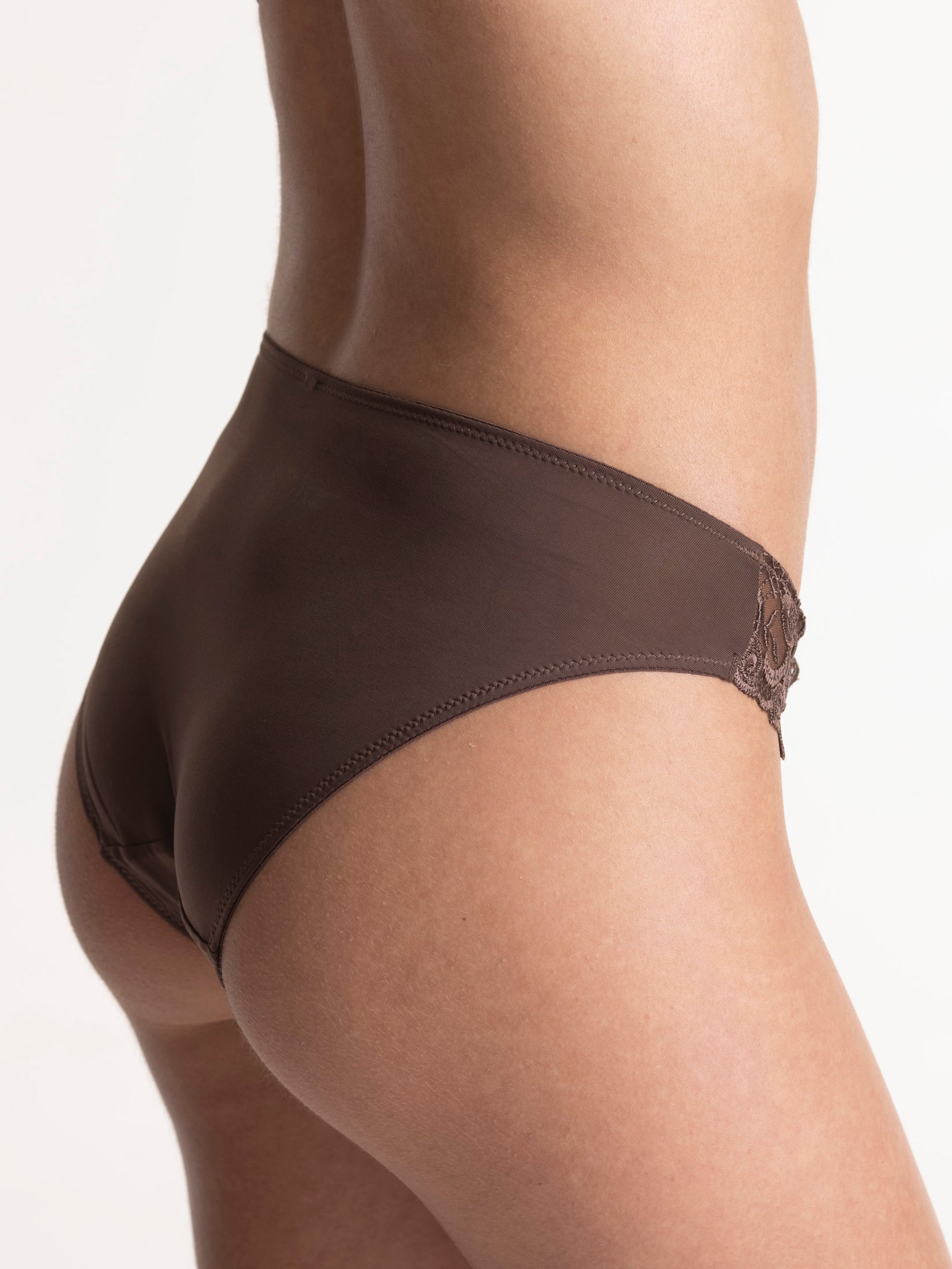 Body Brife תחתון שלם מעוטר תחרה