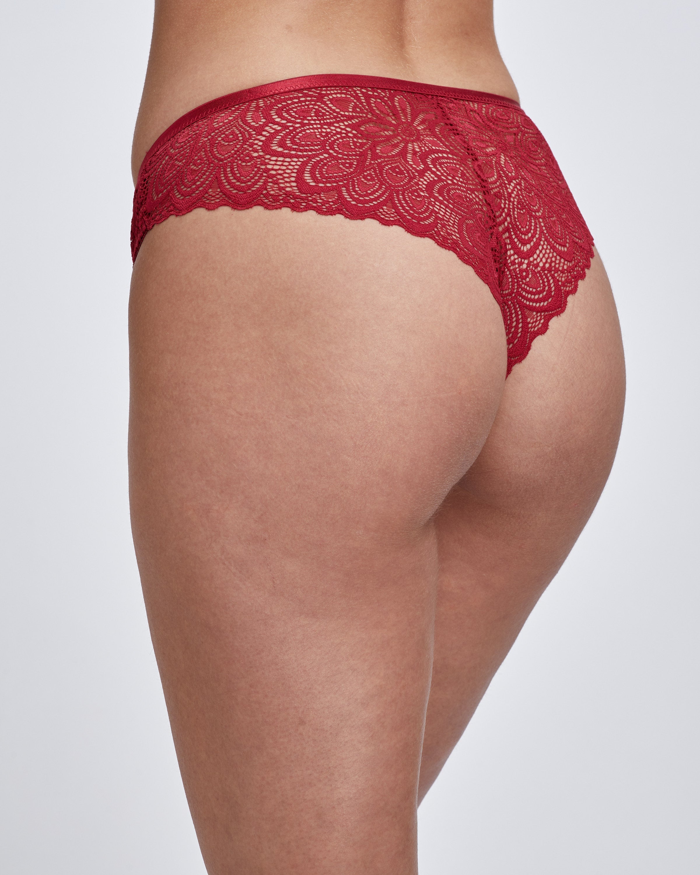 LACE STRING תחתון חוטיני