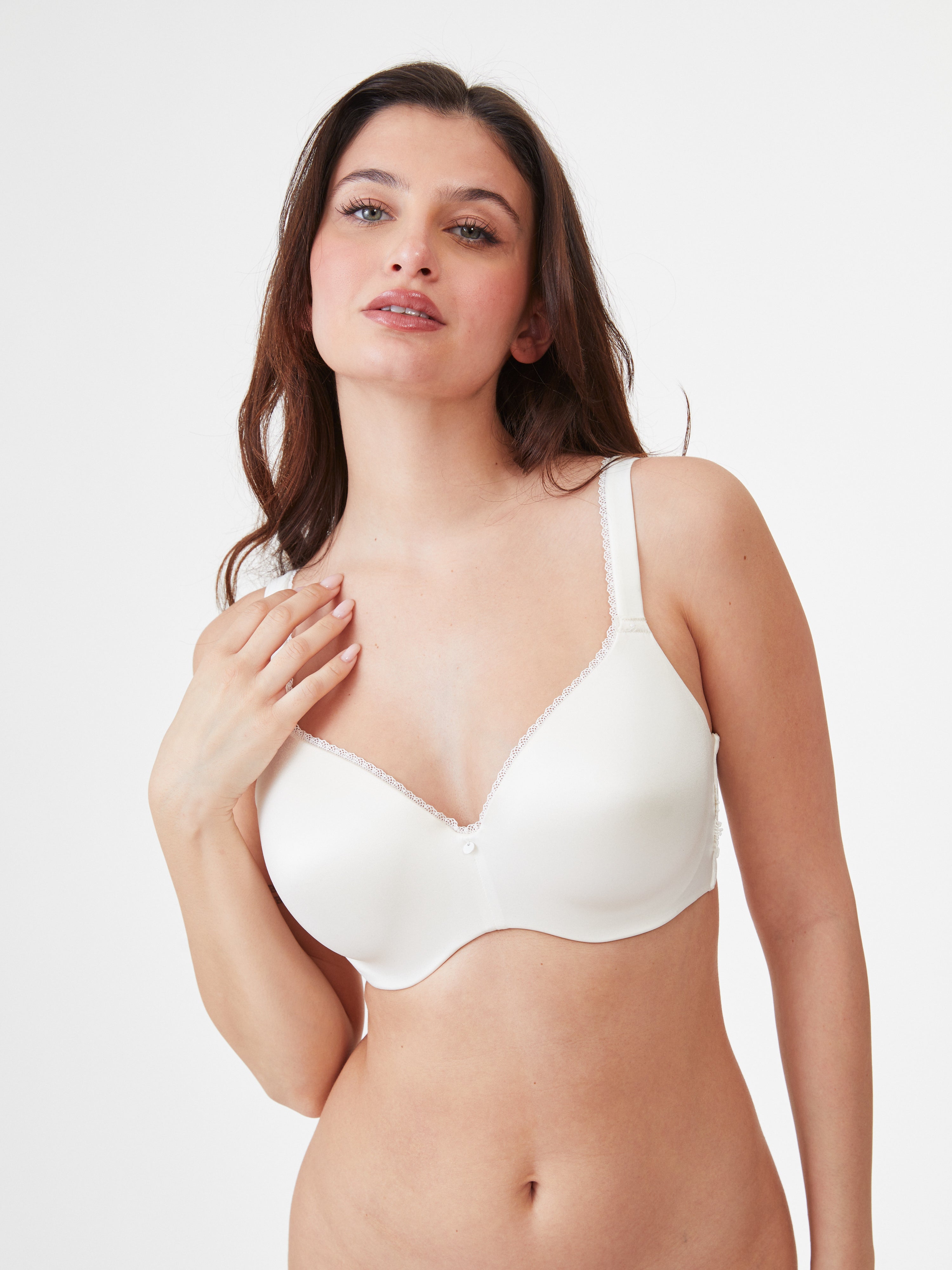 Plain Bra Narrow Lace חזיית ריפוד קל צבע שמנת